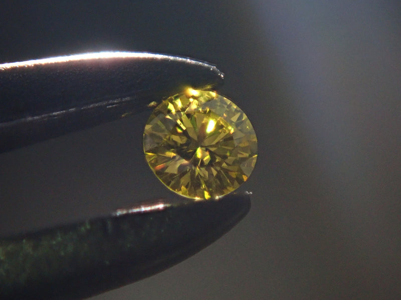 カナリーイエローダイヤモンド（トリートメント）2石セット  2mm/0.061ctルース（VSクラス相当）