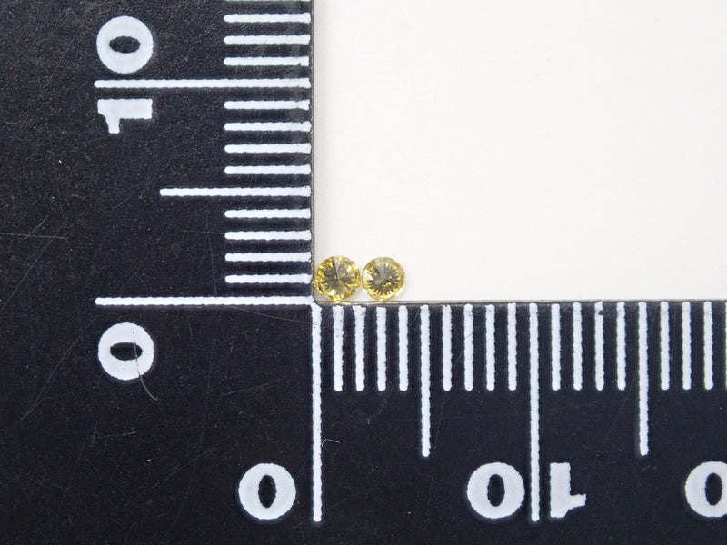 カナリーイエローダイヤモンド（トリートメント）2石セット  2mm/0.061ctルース（VSクラス相当）