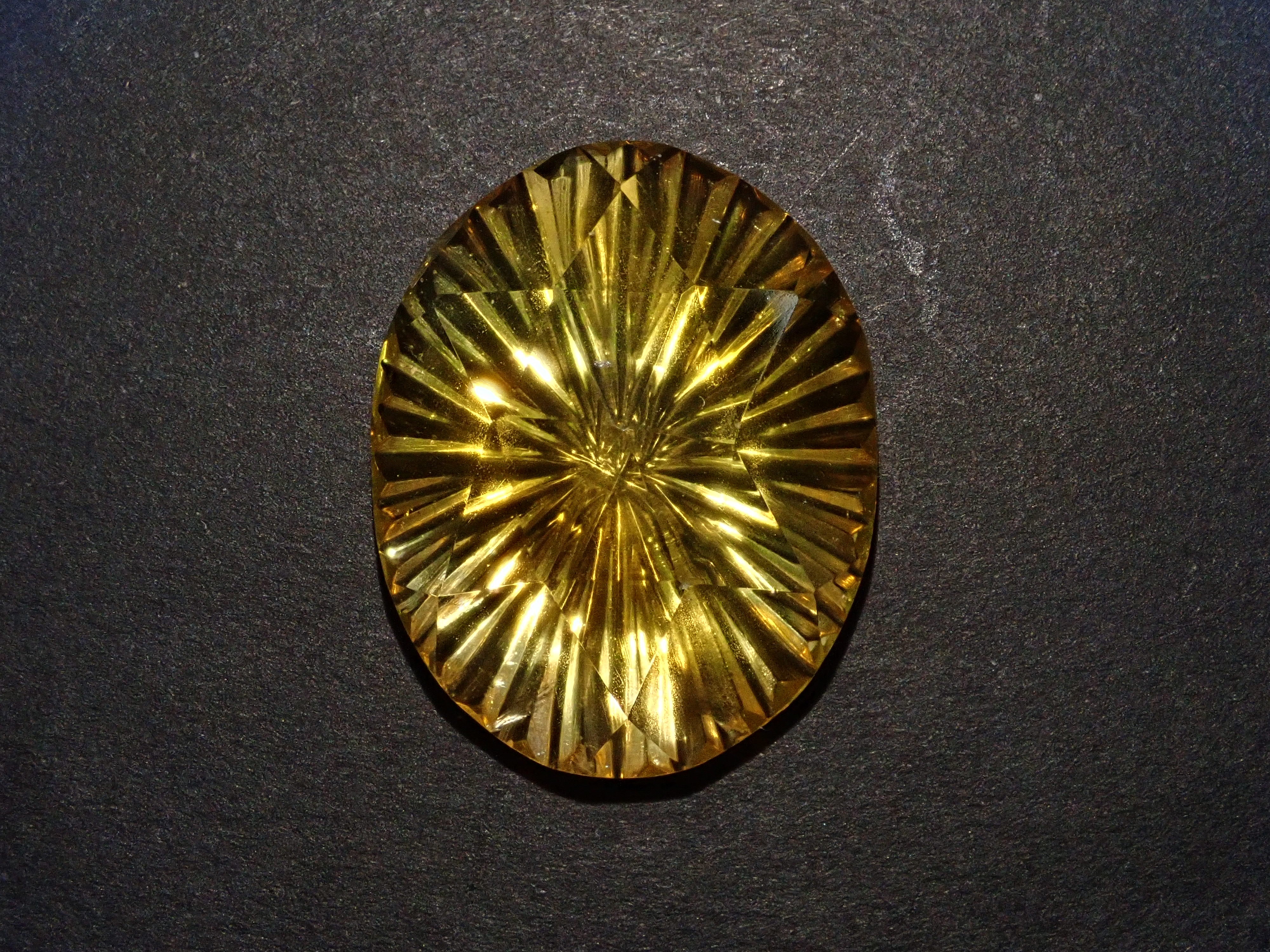 【甲州貴石切子】イエローフローライト 22.740ct《コラボ》ルース ワッペン付