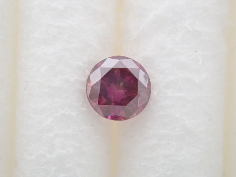 ファンシーレディッシュブラウンダイヤモンド (トリートメント) 2.5mm/0.063ctルース(FANCY REDDISH BROWN, I1,バイカラー蛍光)