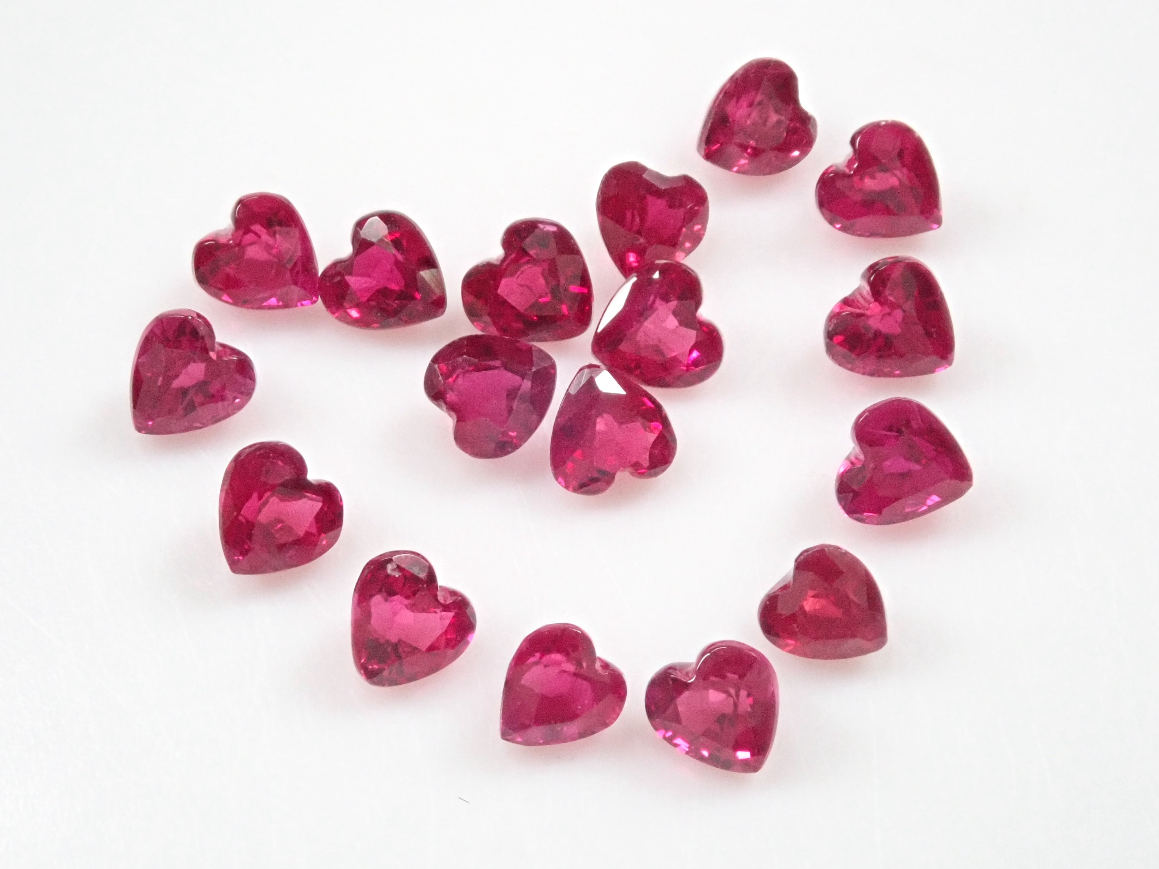 1 heart-shaped ruby ​​2.5mm《Discount available for multiple purchases》