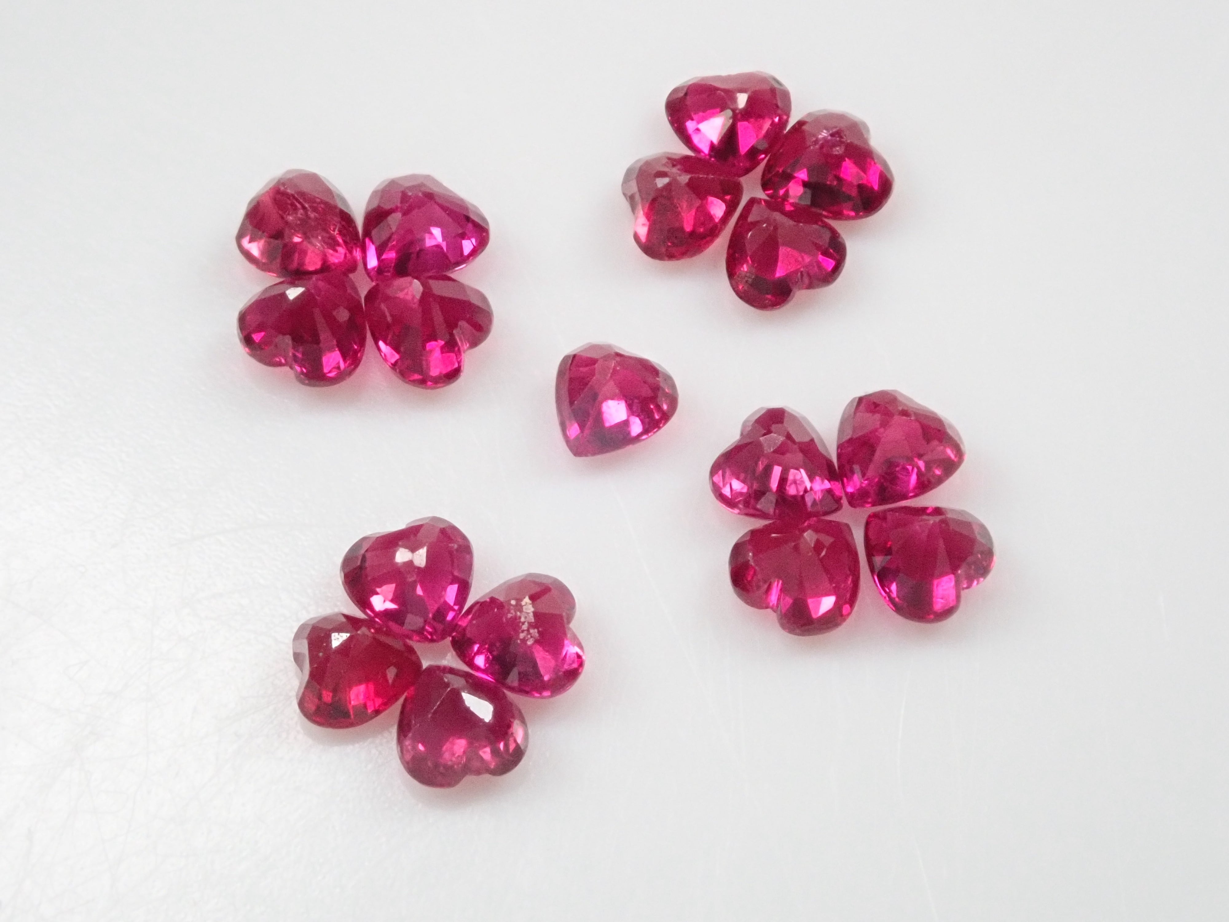 1 heart-shaped ruby ​​2.5mm《Discount available for multiple purchases》