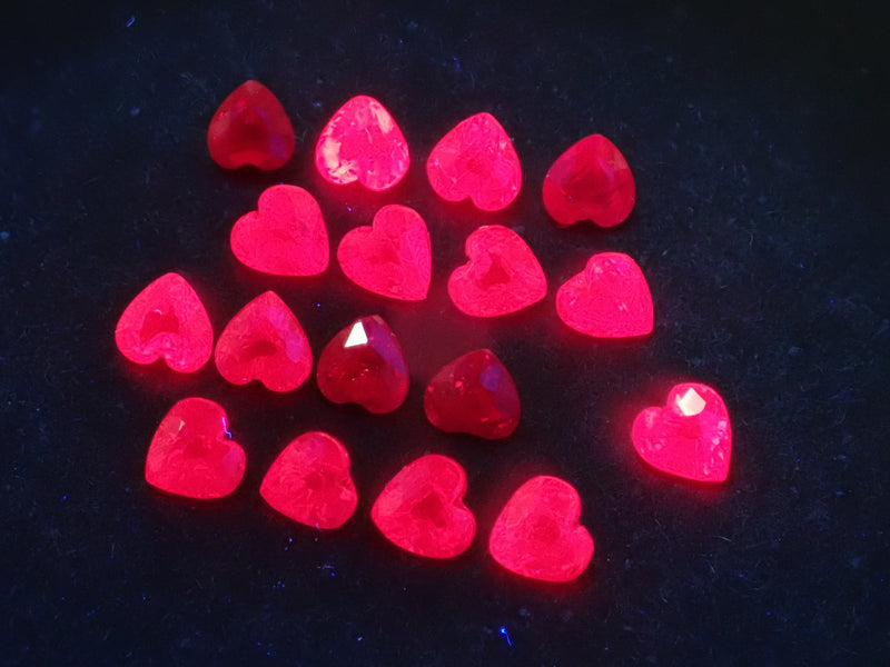 1 heart-shaped ruby ​​2.5mm《Discount available for multiple purchases》