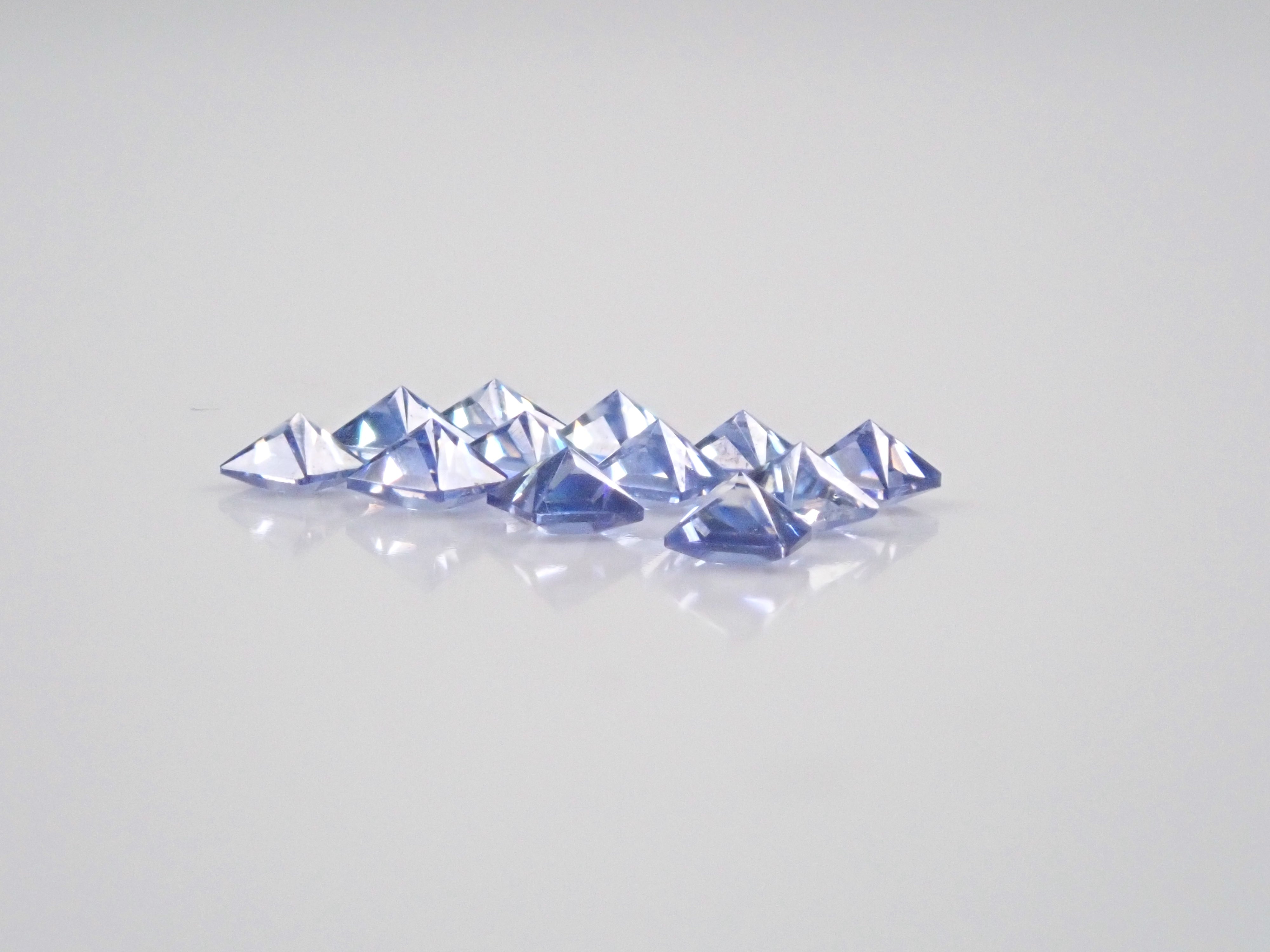 ベニトアイト1石（プリンセスカット,2.2mm）