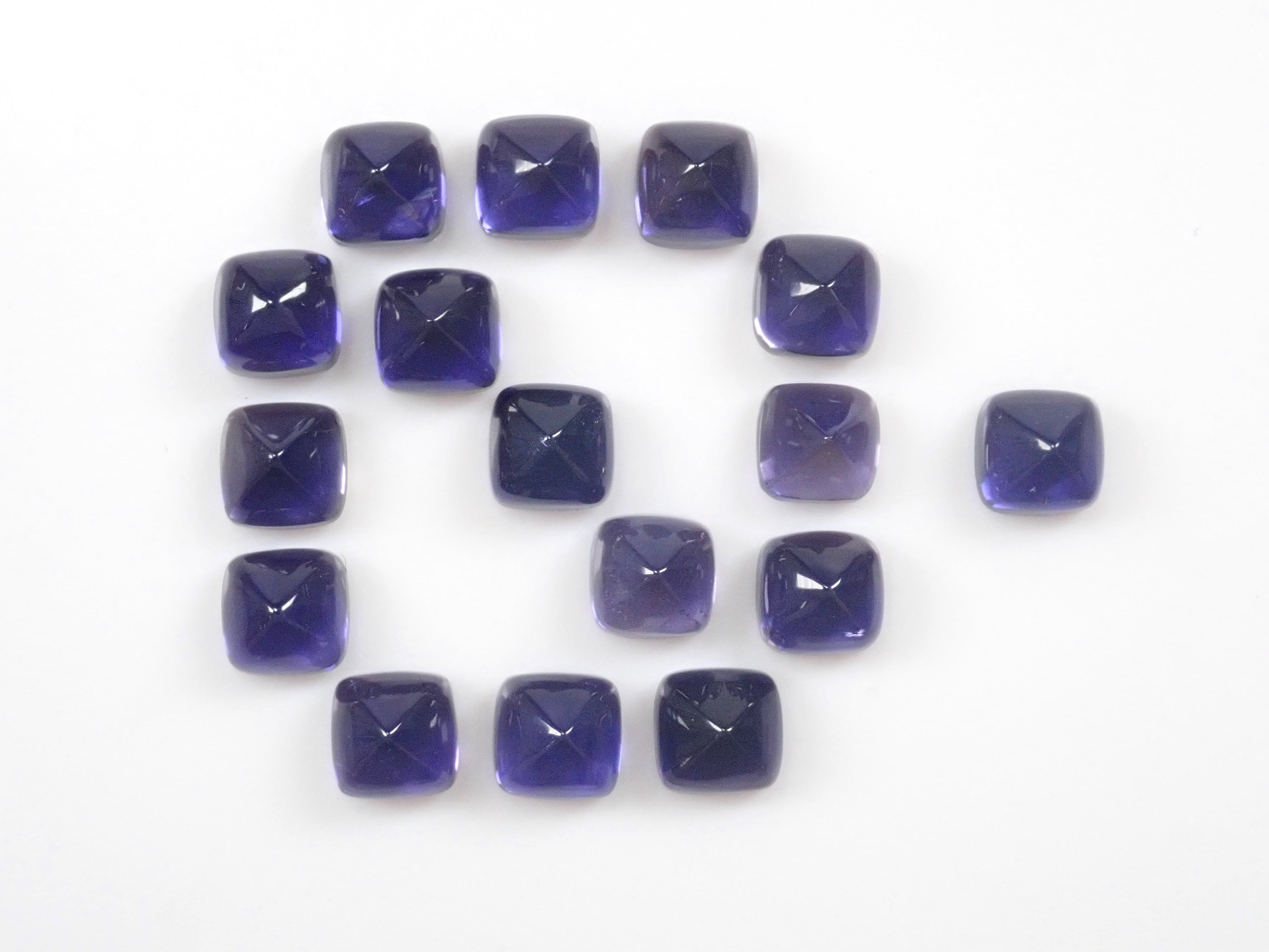 1 sugar loaf cut iolite 5mm