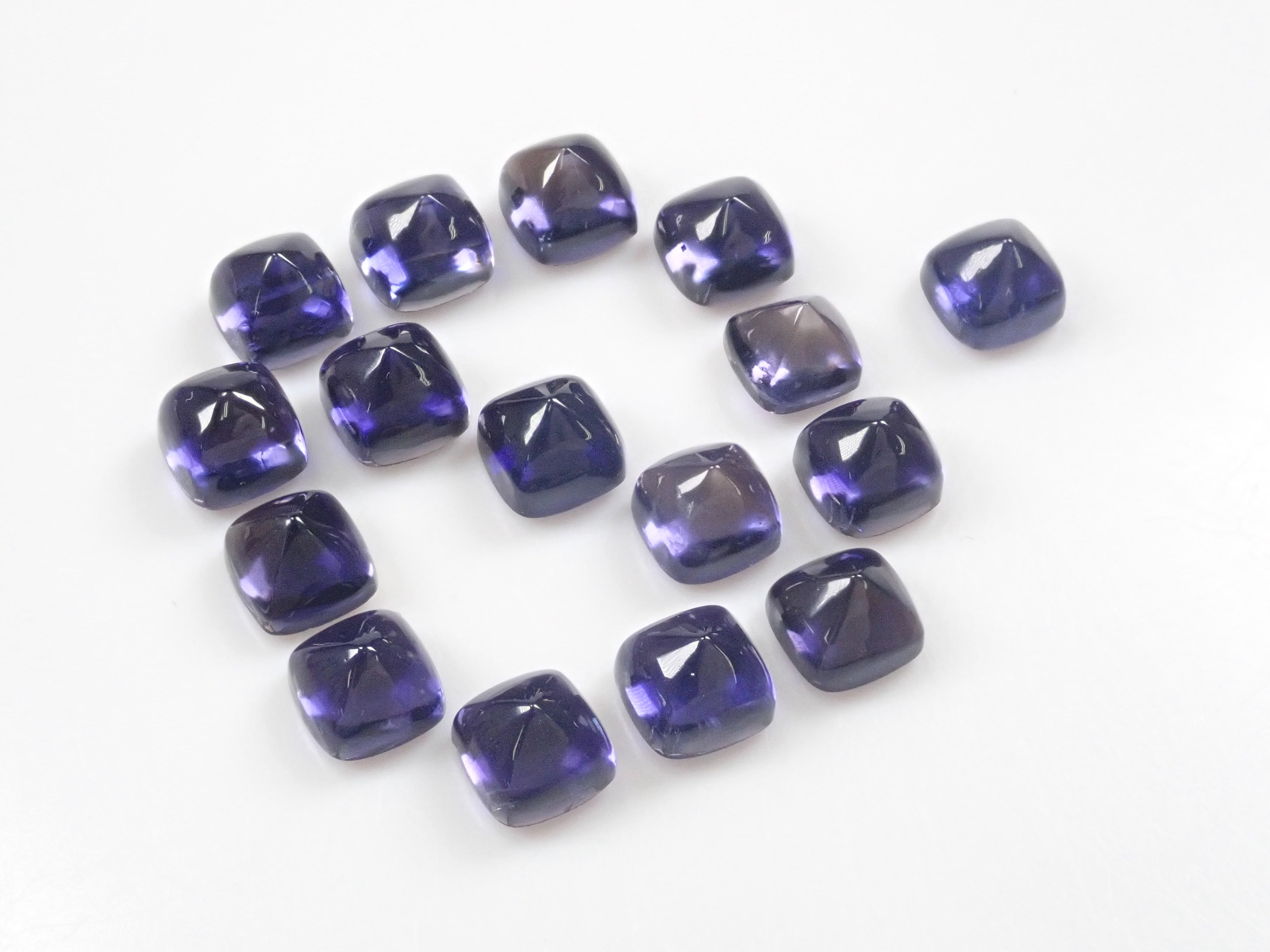 1 sugar loaf cut iolite 5mm