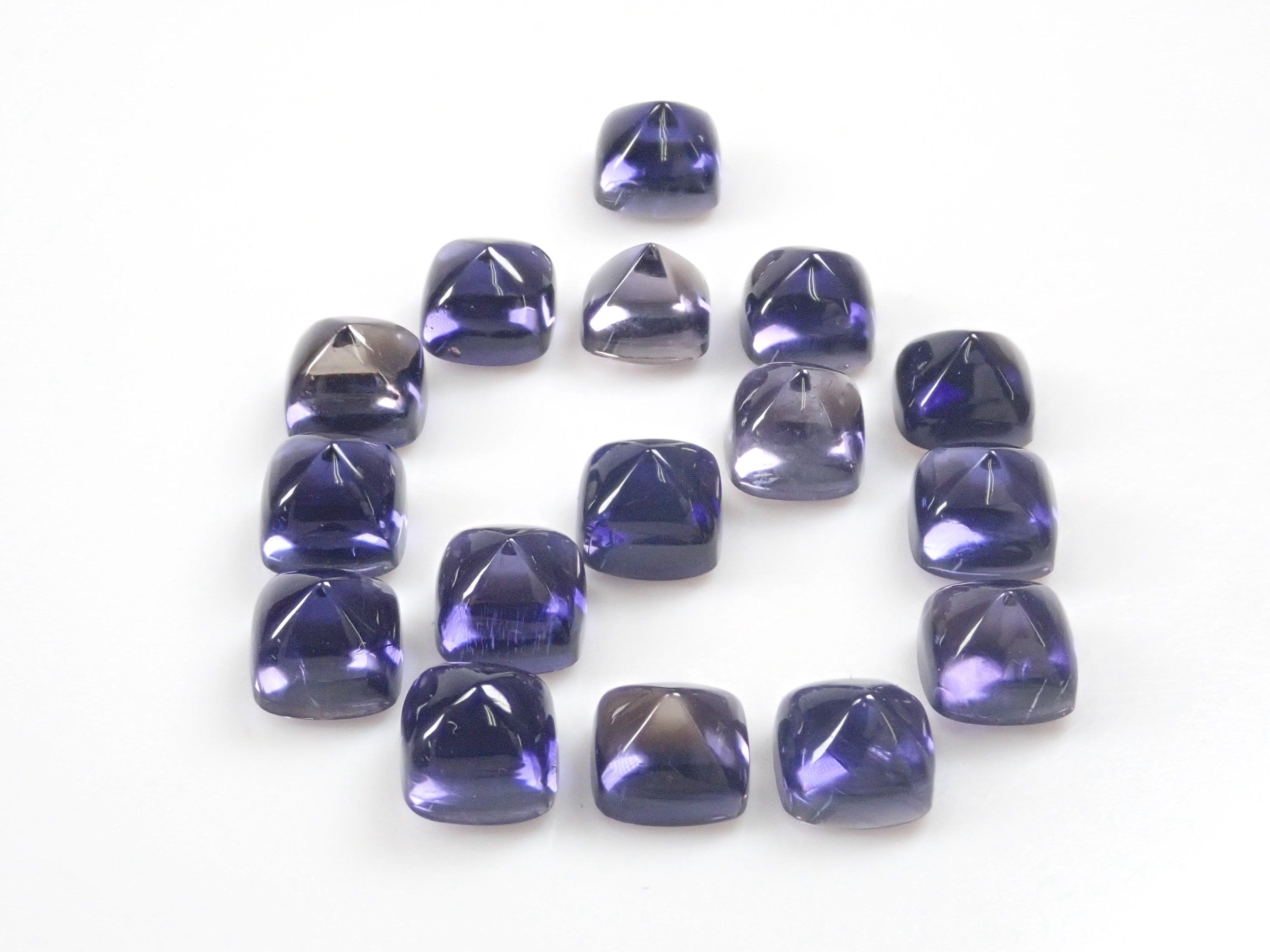 1 sugar loaf cut iolite 5mm