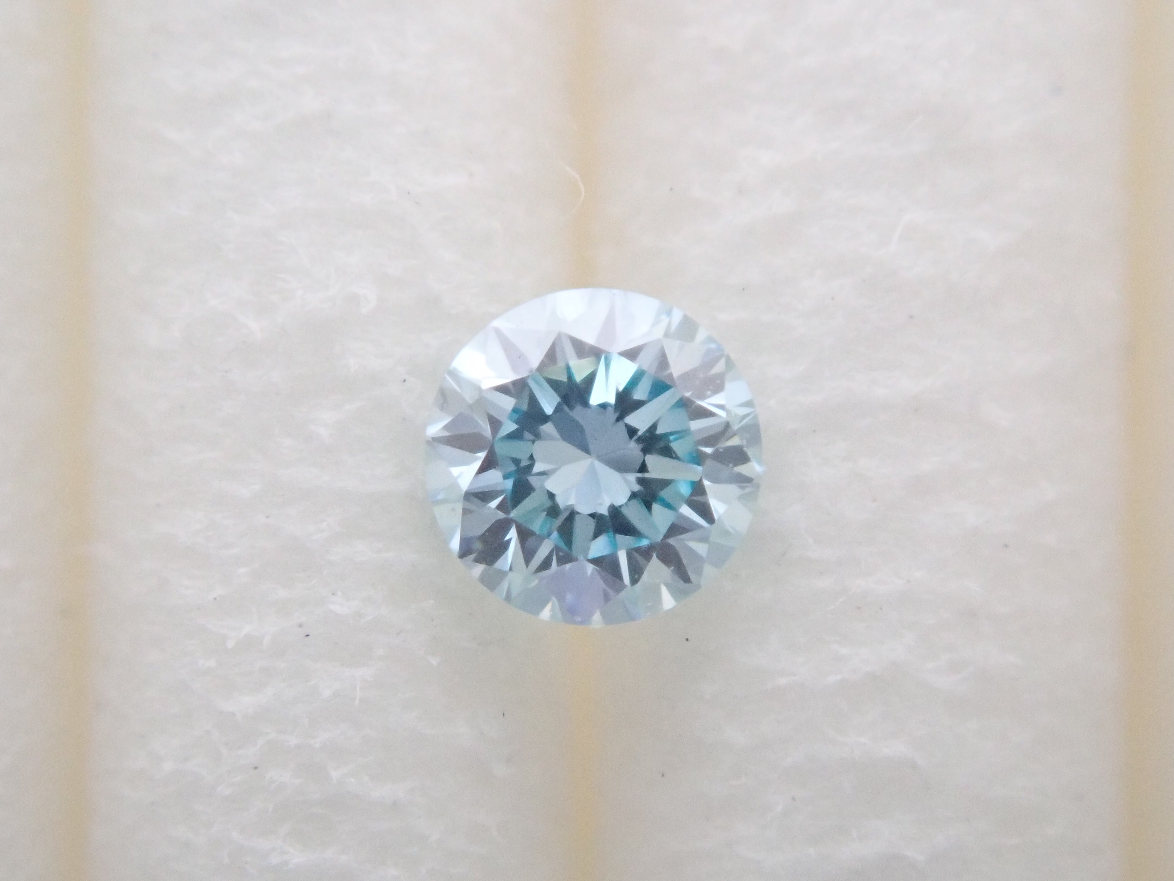 Ice blue diamond 2.5mm/0.065ct loose (equivalent to VS class)