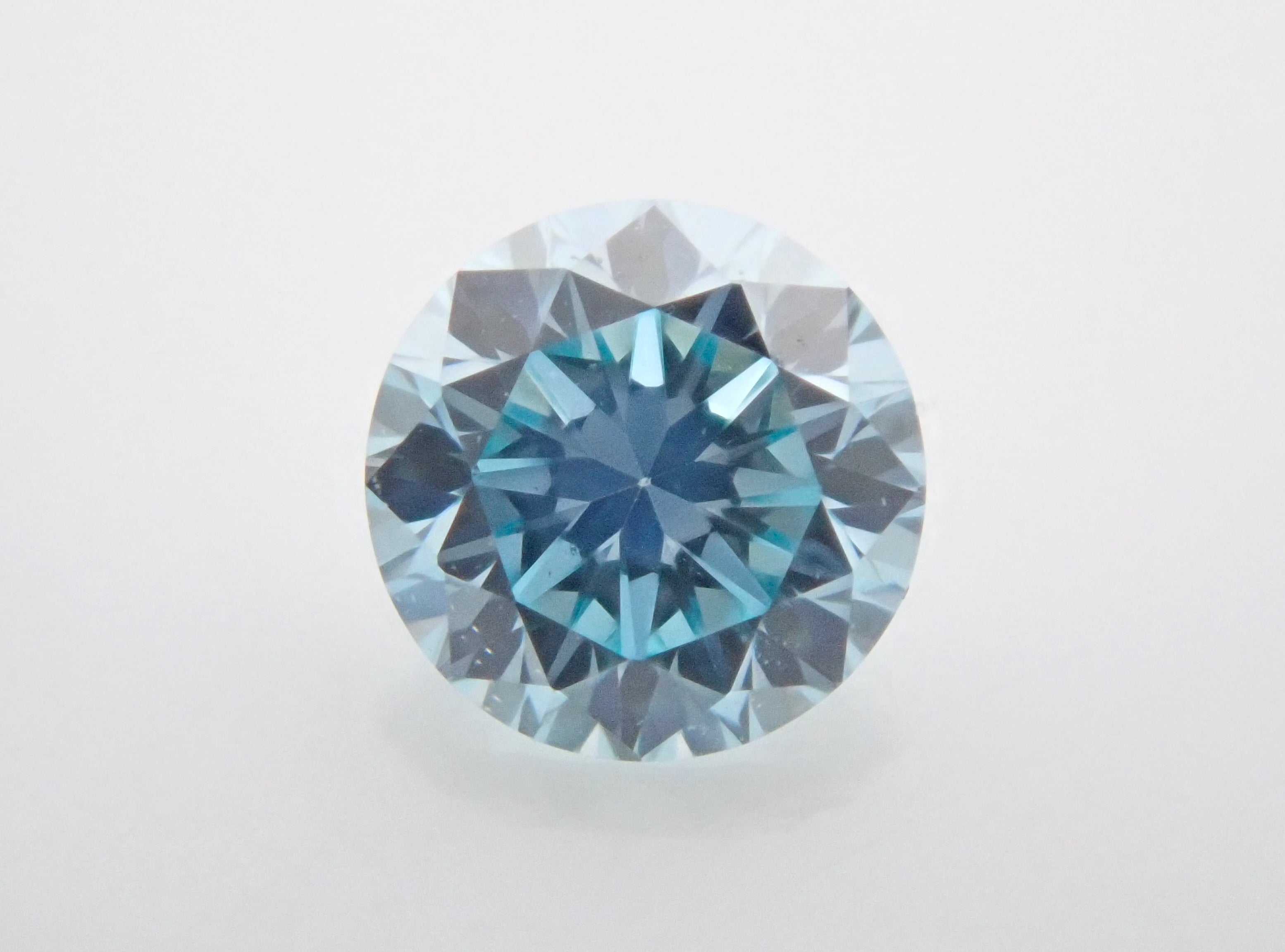 Ice blue diamond 2.5mm/0.065ct loose (equivalent to VS class)