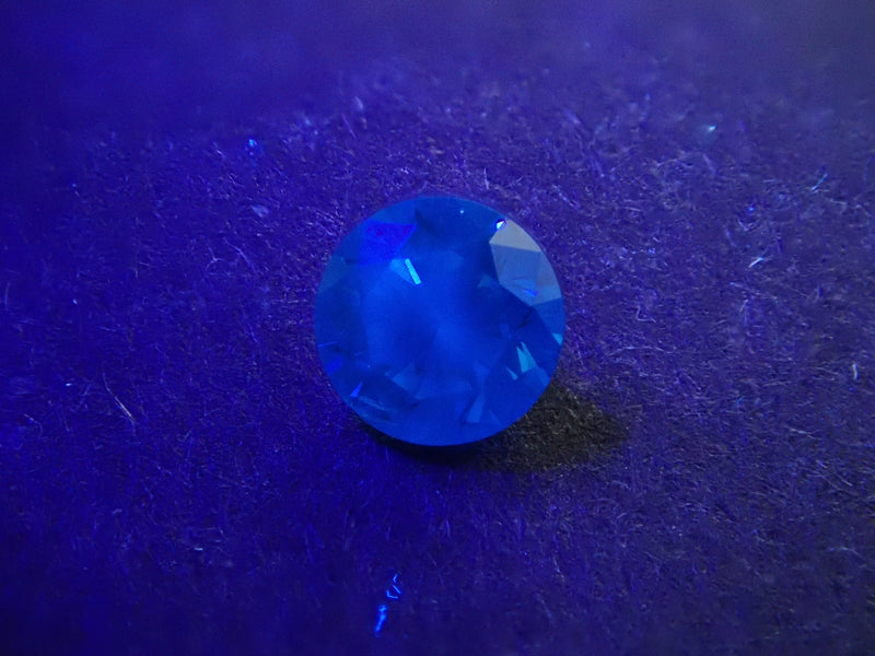 ロンドンブルーダイヤモンド（トリートメント） 2.4mm/0.060ctルース（VSクラス相当）