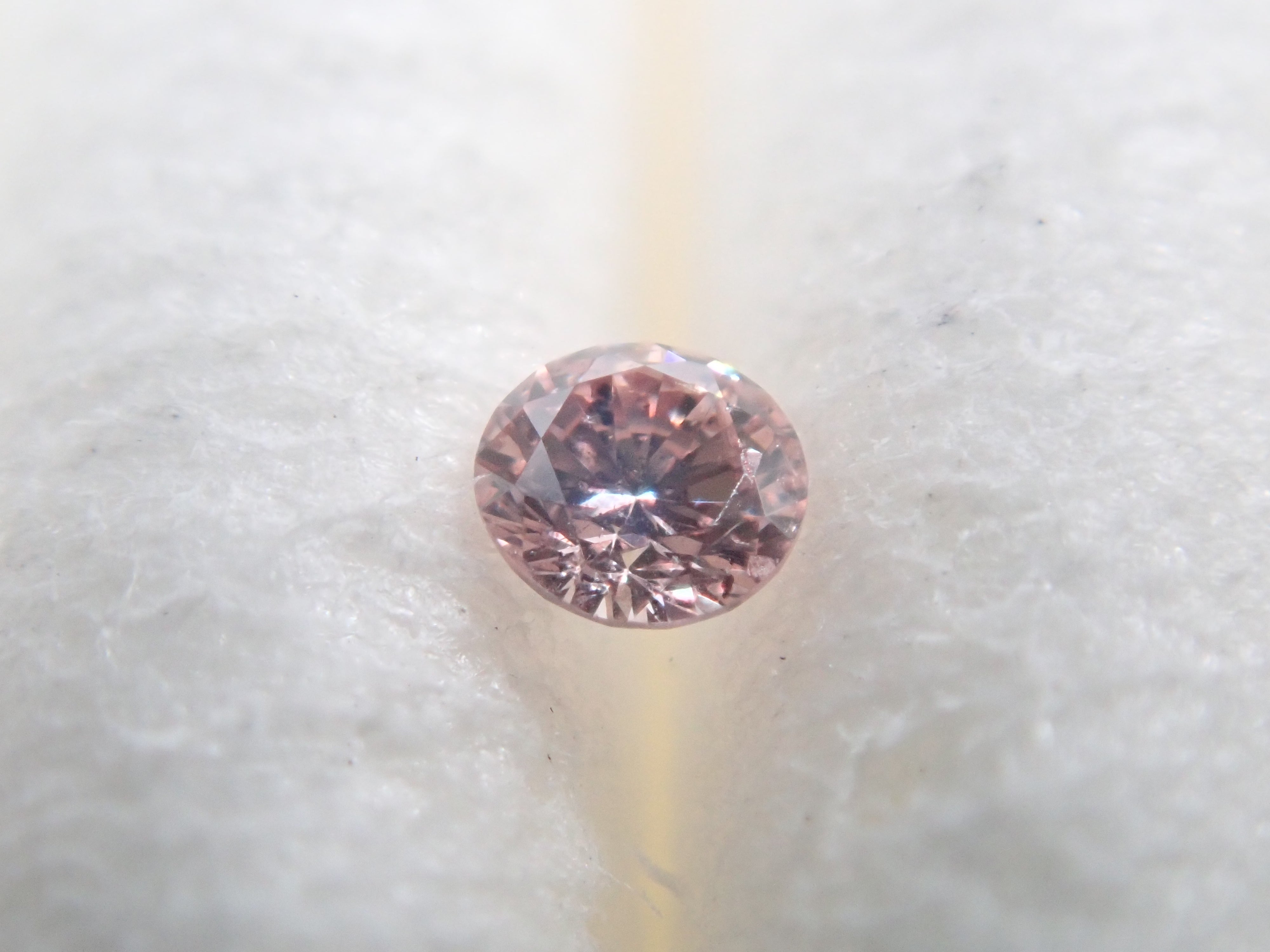 ファンシーオレンジピンクダイヤモンド1.8mm/0.022ctルース(FANCY ORANGY PINK, SI2)