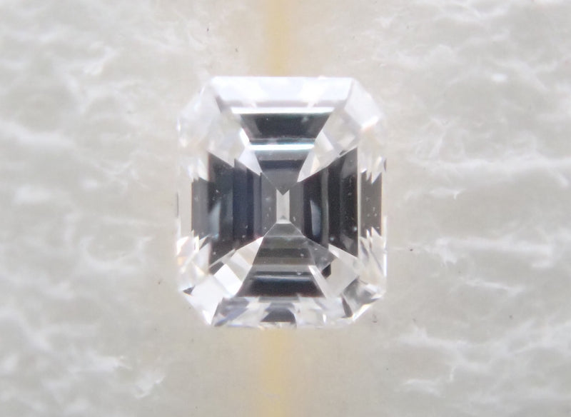 ダイヤモンド 0.049ctルース（VSクラス相当,エメラルドカット）
