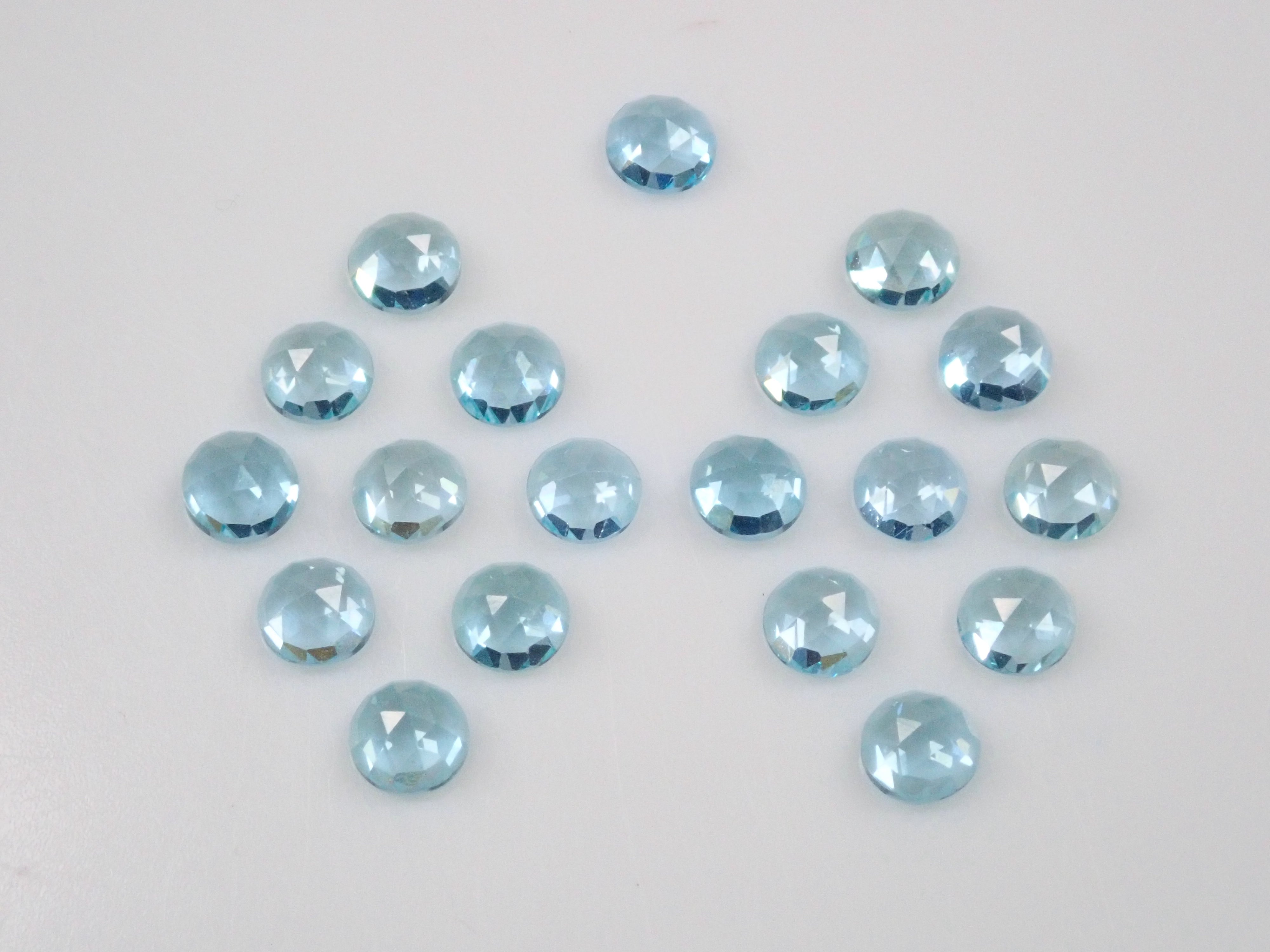 Rose cut apatite 1 stone 3mm《Multiple purchase discount available》