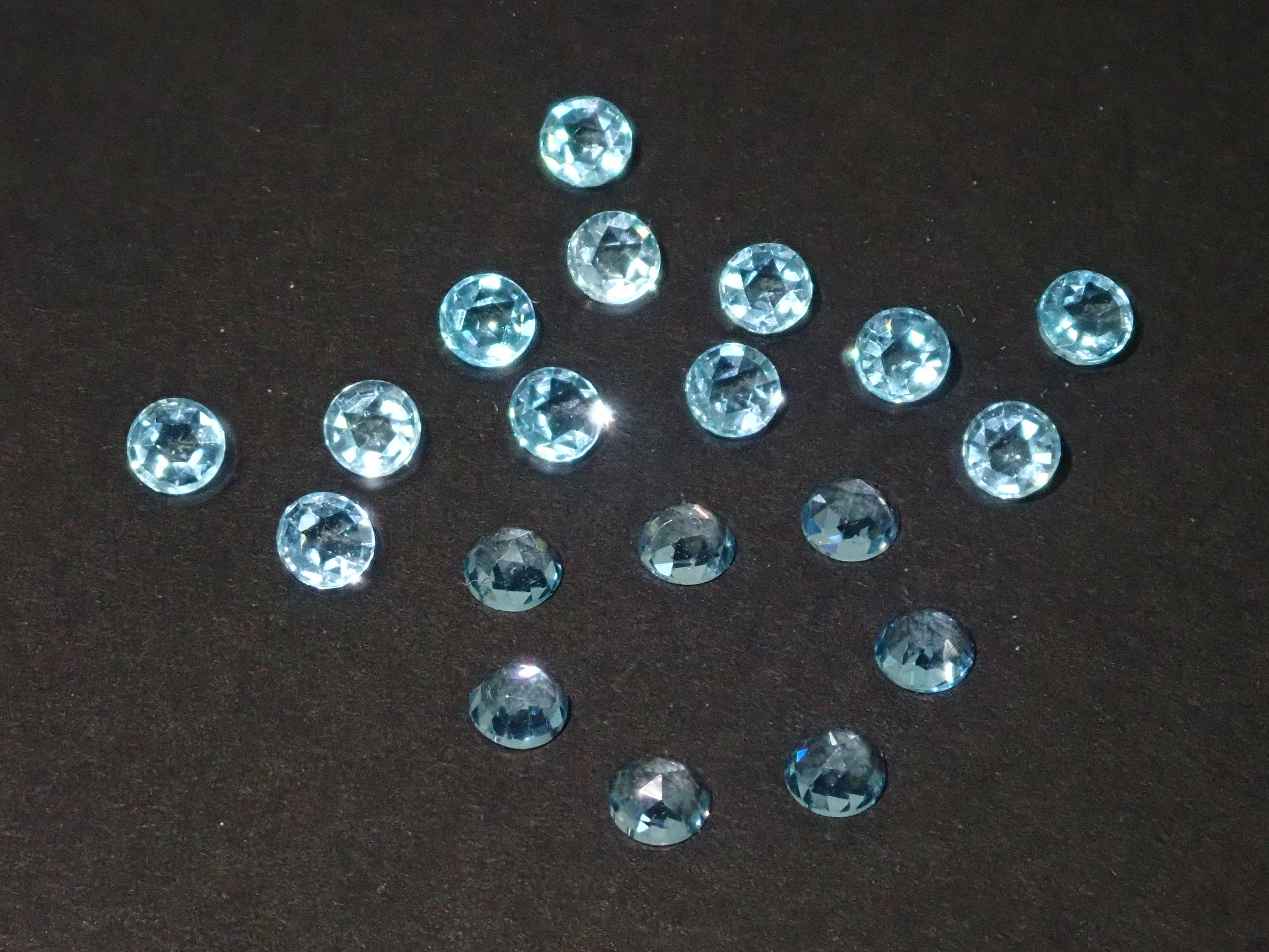 Rose cut apatite 1 stone 3mm《Multiple purchase discount available》