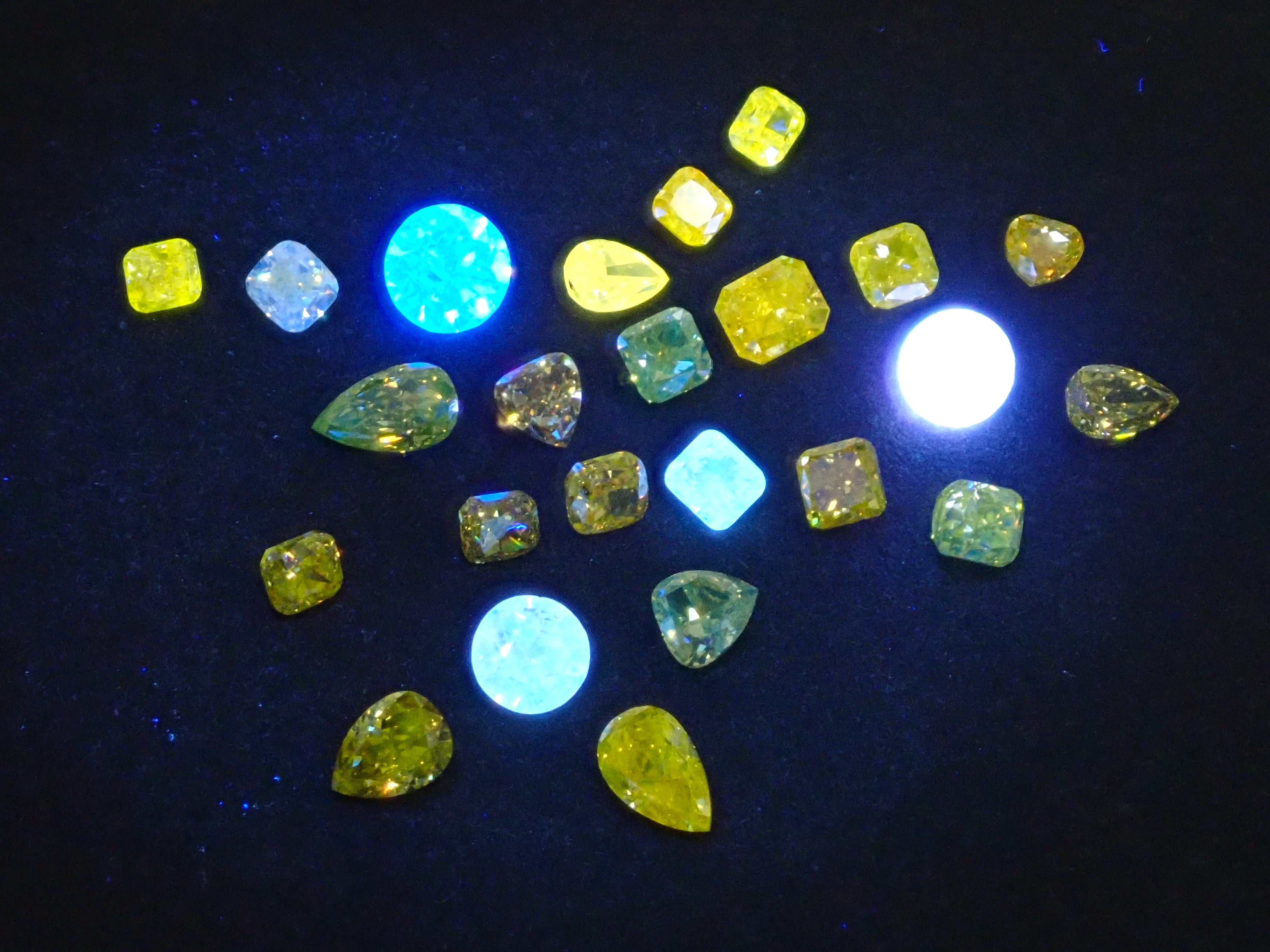 Gem Gacha💎Diamond (with fluorescence)💎(Maximum 0.265ct)