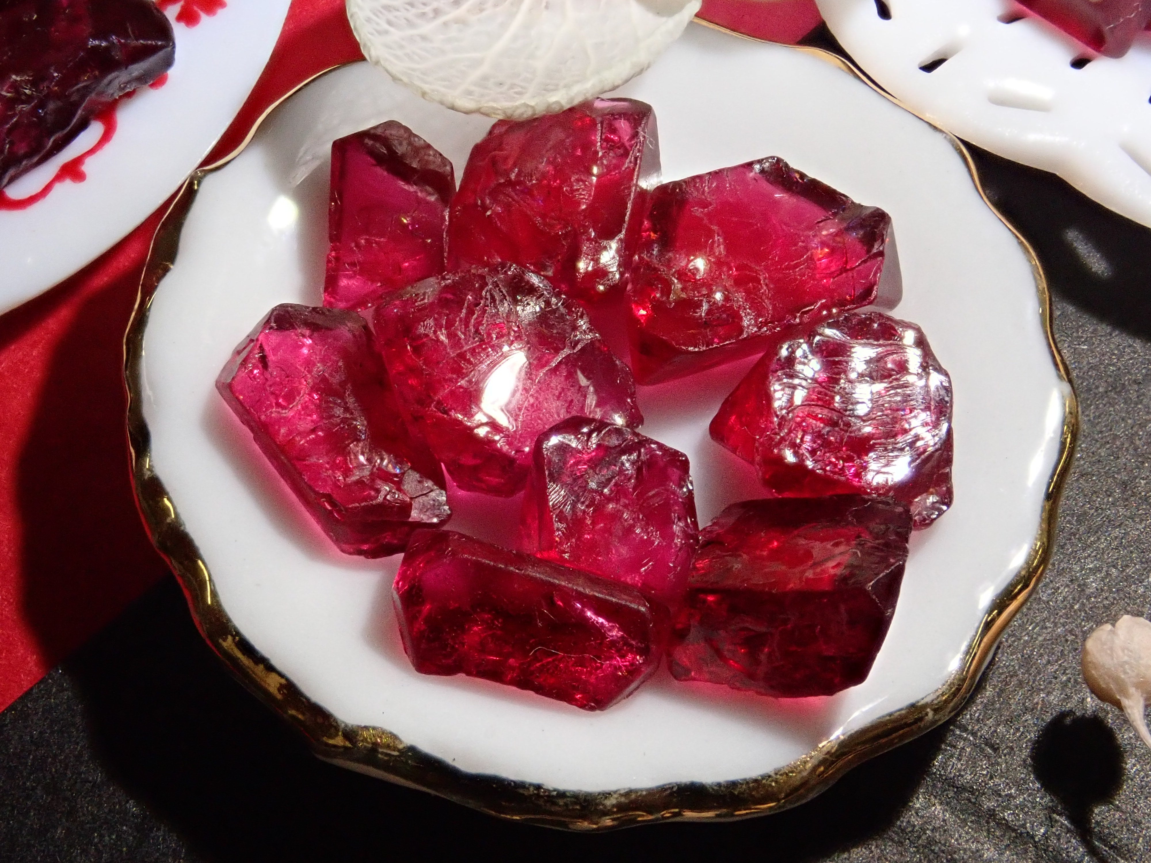 Red spinel rough stone 1 stone (raspberry color)《Discount available for multiple purchases》