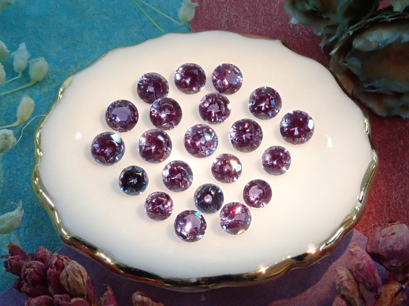 Synthetic alexandrite 1 stone (round, mele size)《Discount available for multiple purchases》