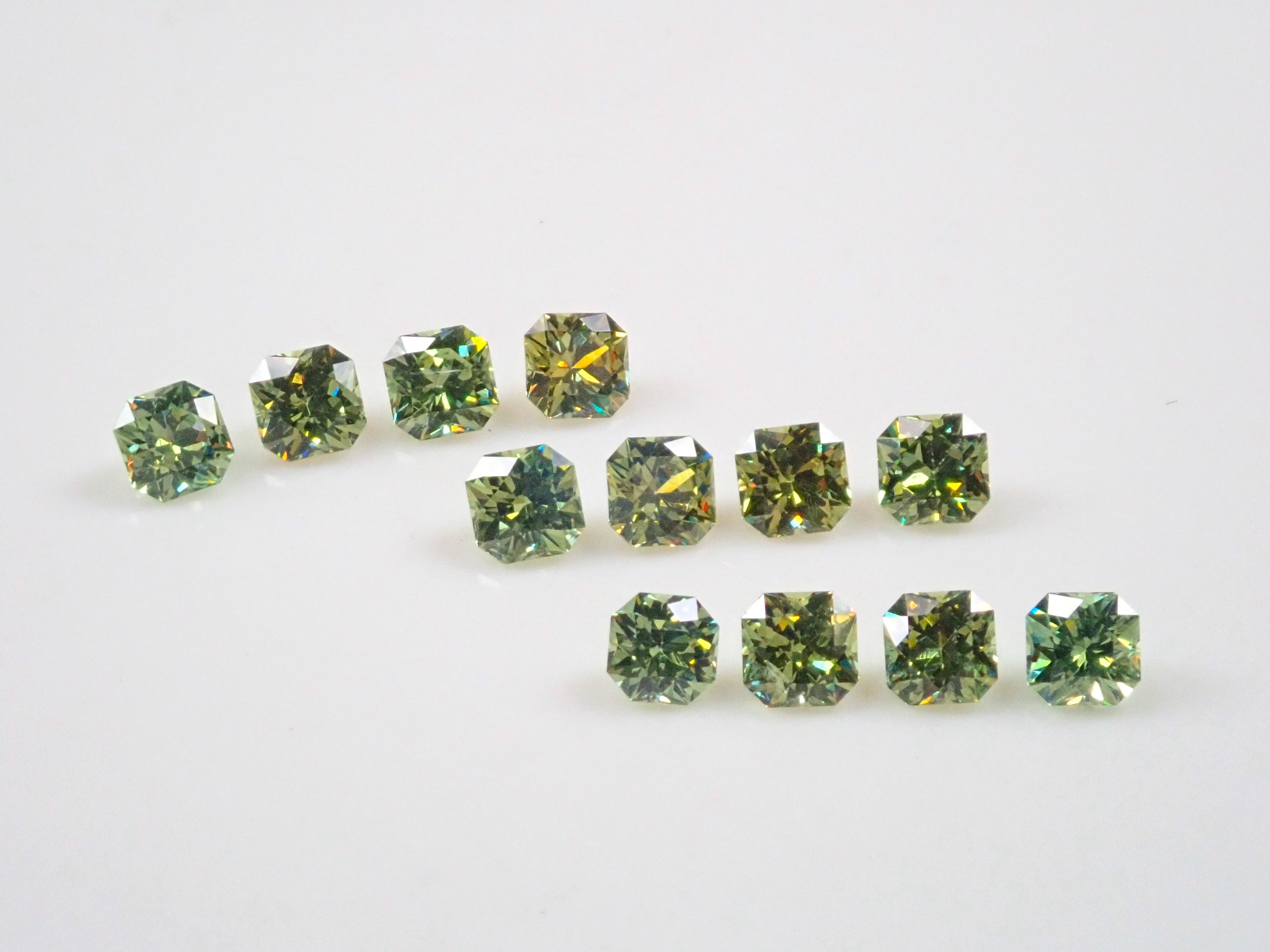 1 stone demantoid garnet loose (radiant cut) from Namibia《Discount available for multiple purchases》