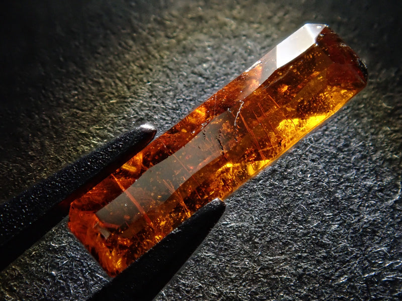 オレンジカイヤナイト 0.590ctルース – カラッツSTORE