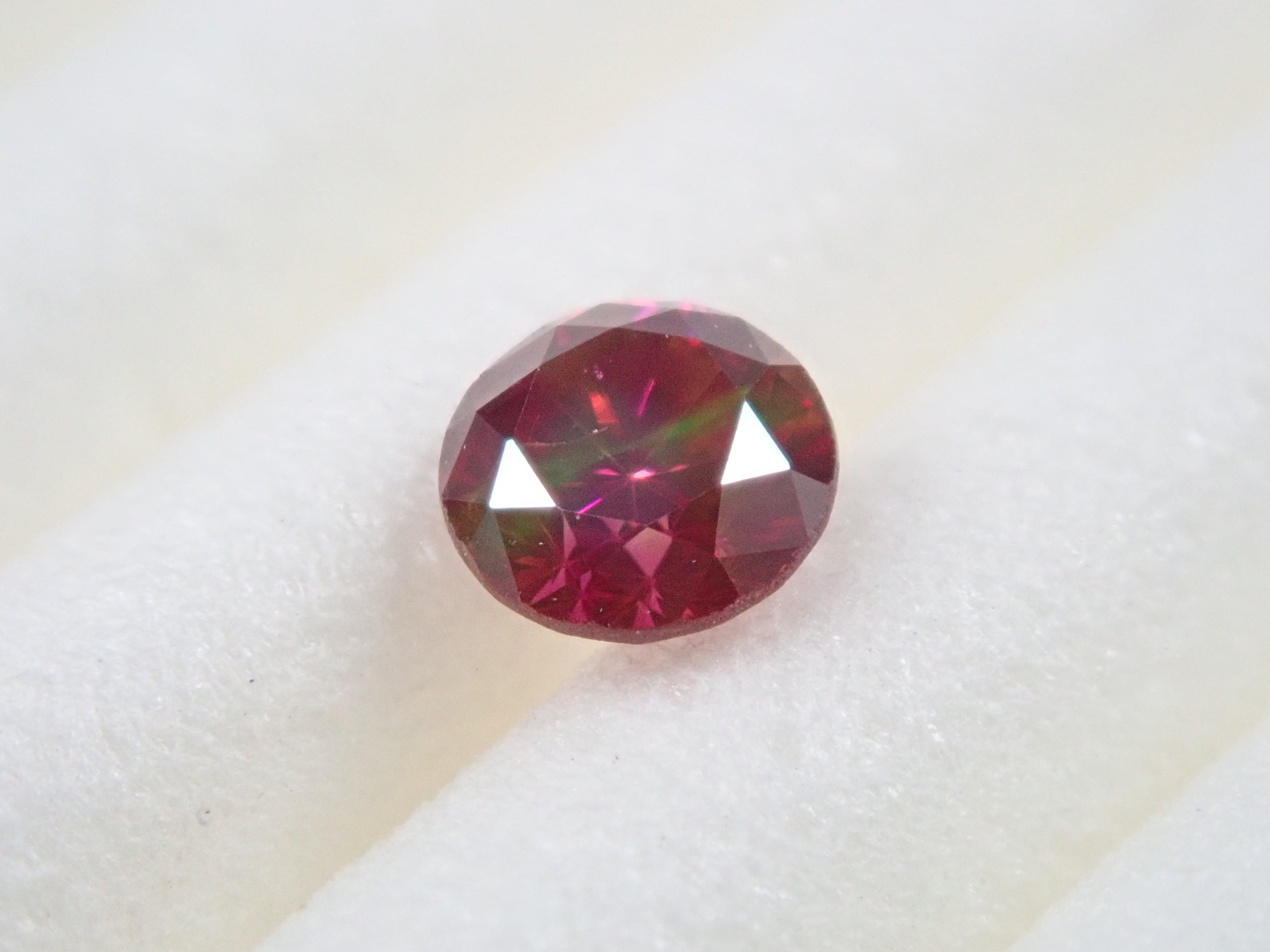 レッドダイヤモンド（トリートメント） 0.155ctルース(FANCY PURPLISH RED, SI2)