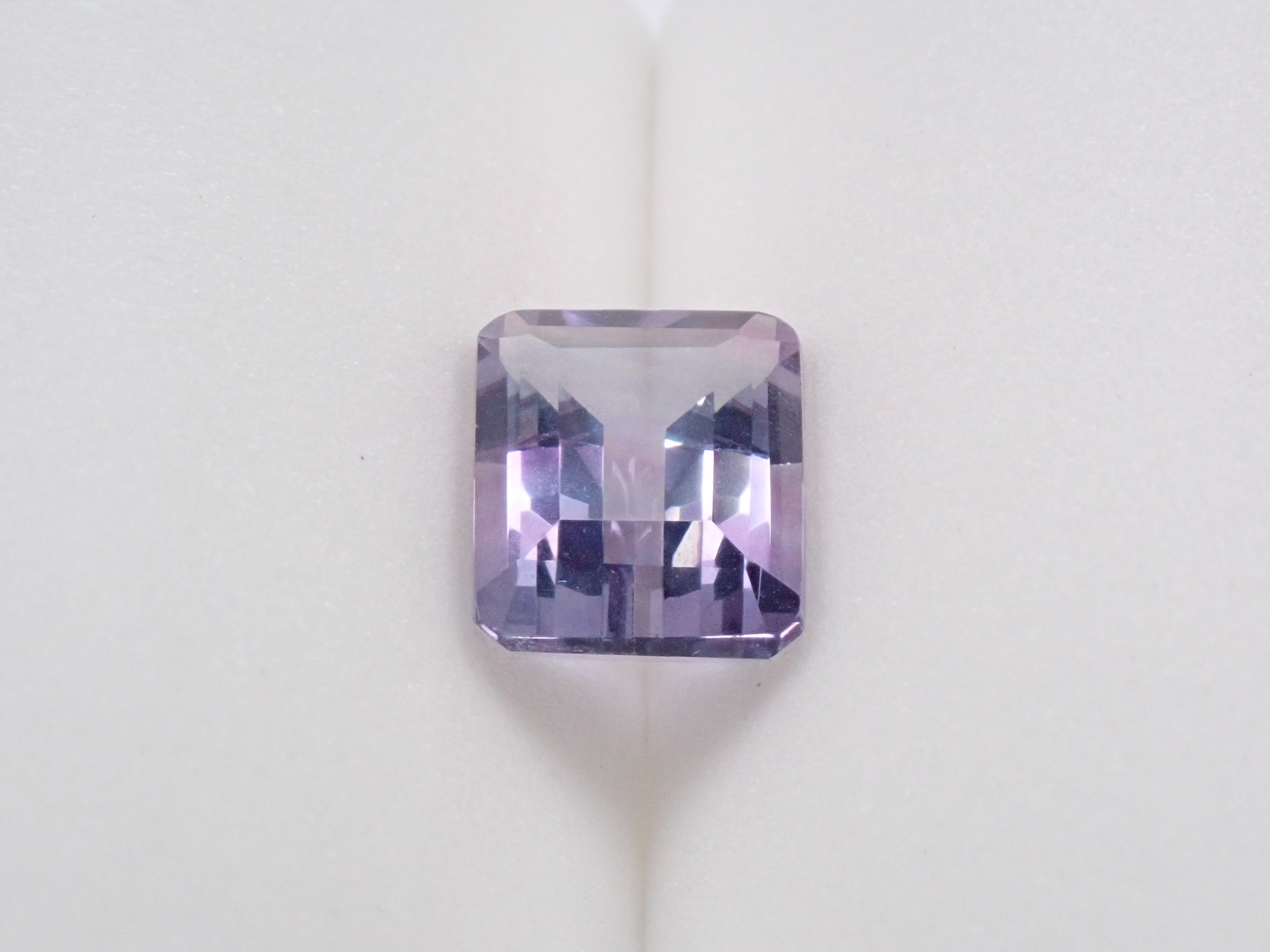 Bicolor fluorite 3.830ct loose