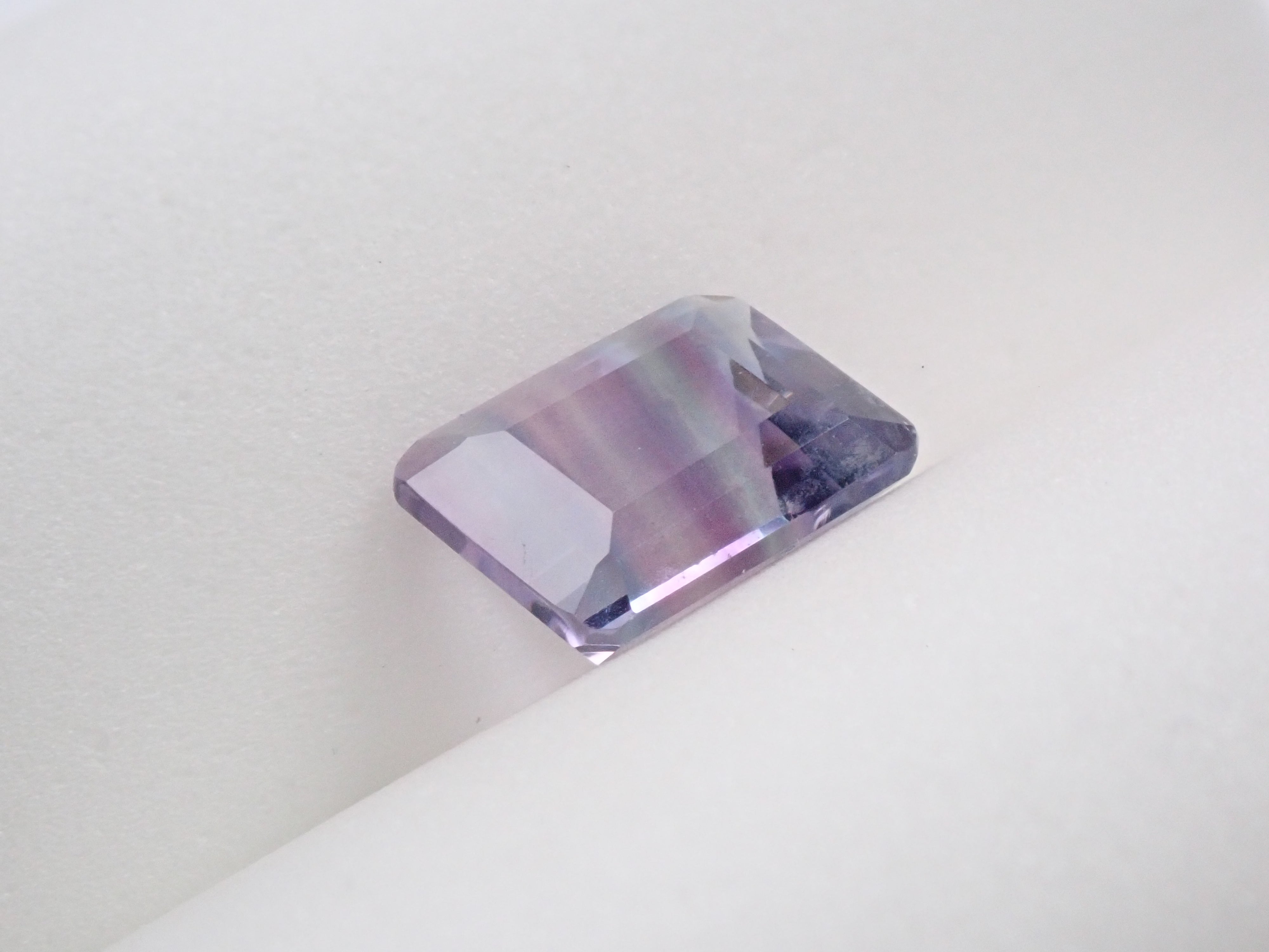 Bicolor fluorite 3.830ct loose