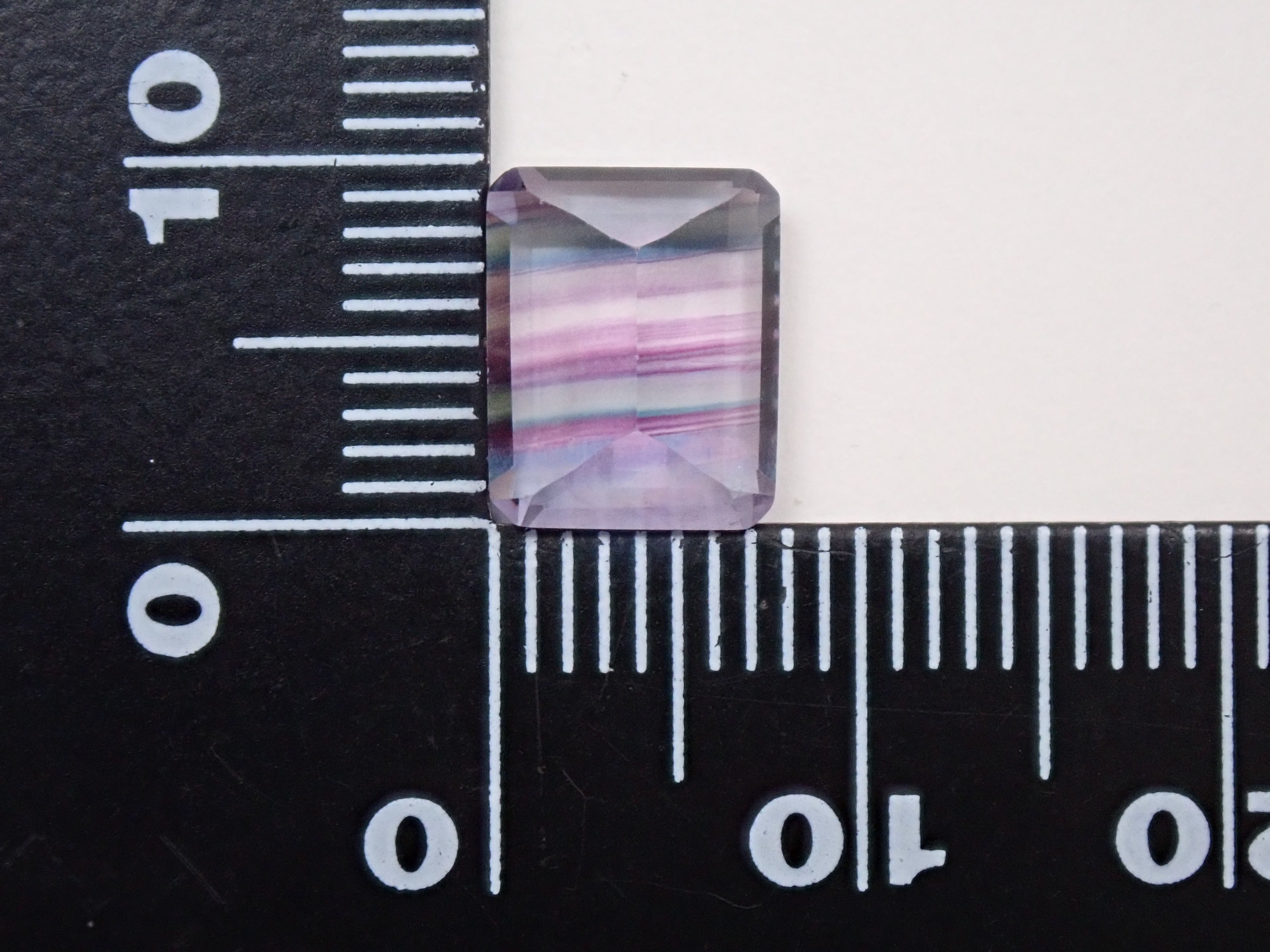 Bicolor fluorite 3.830ct loose