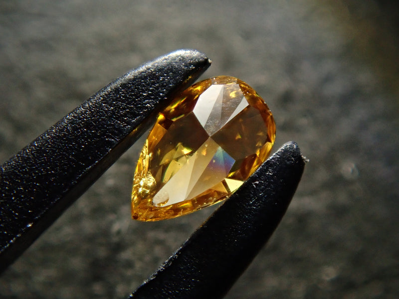 m55-0.094ct FANCY VIVID YELLOW ORANG i1貴重なお品を身に付け