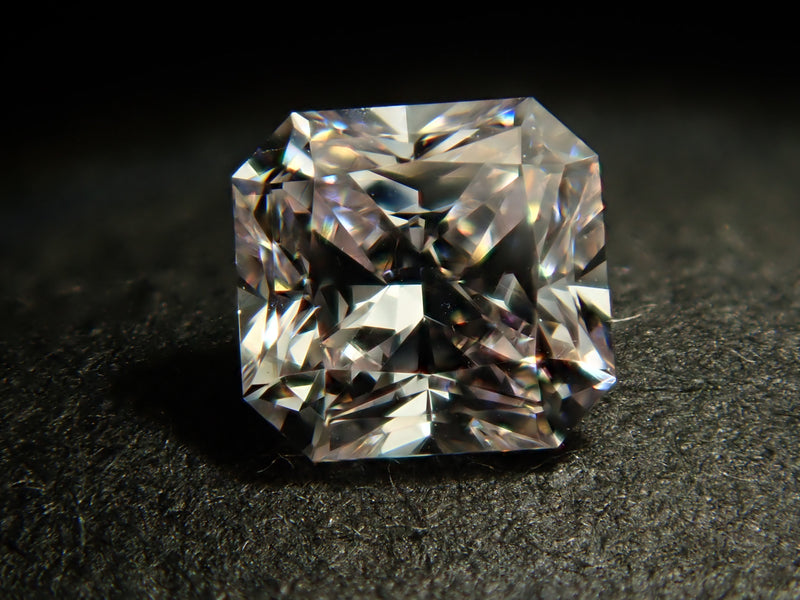 ピンクダイヤモンド 0.205ctルース(VERY LIGHT PINK, VVS-2)