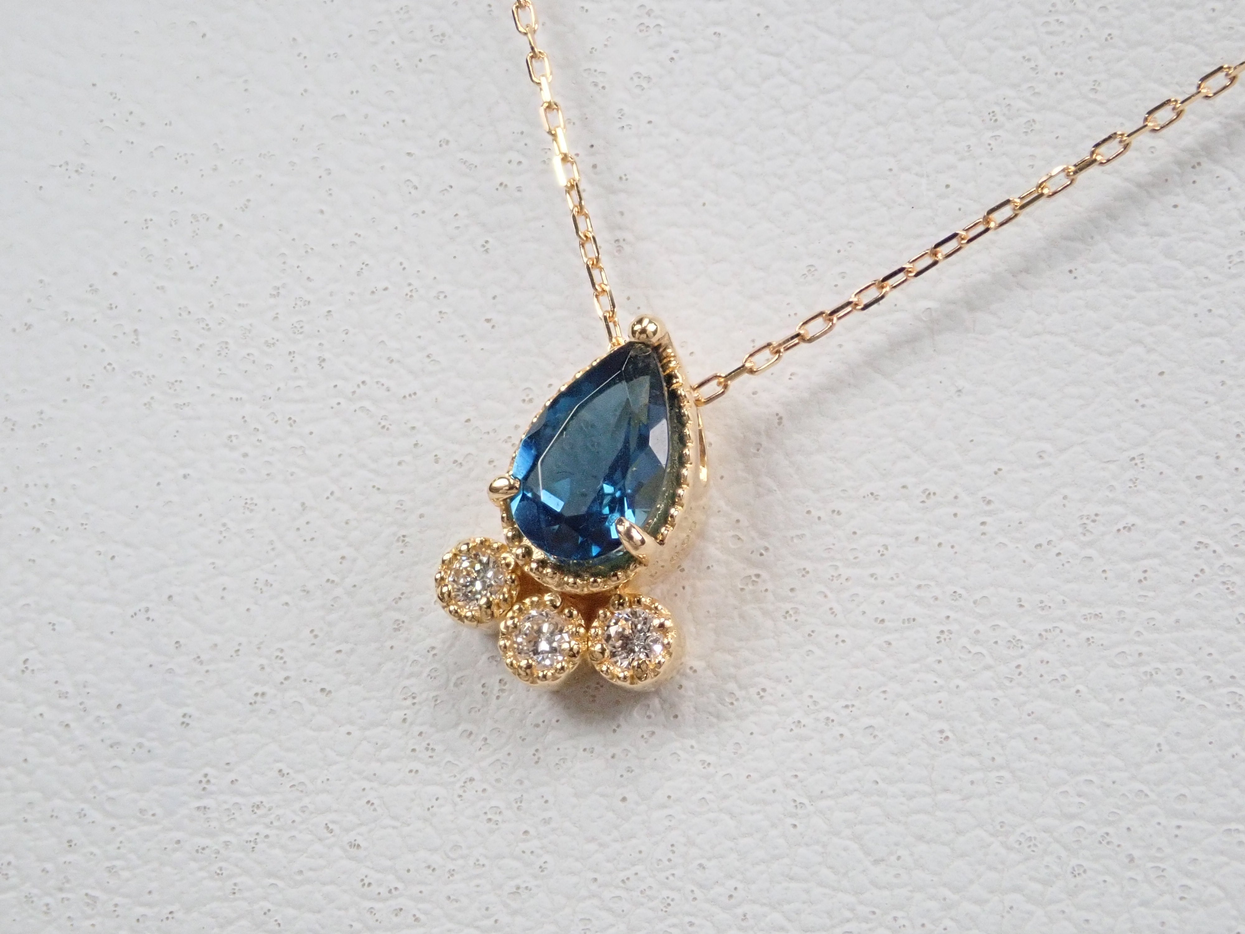 K18 London blue topaz pendant (necklace)