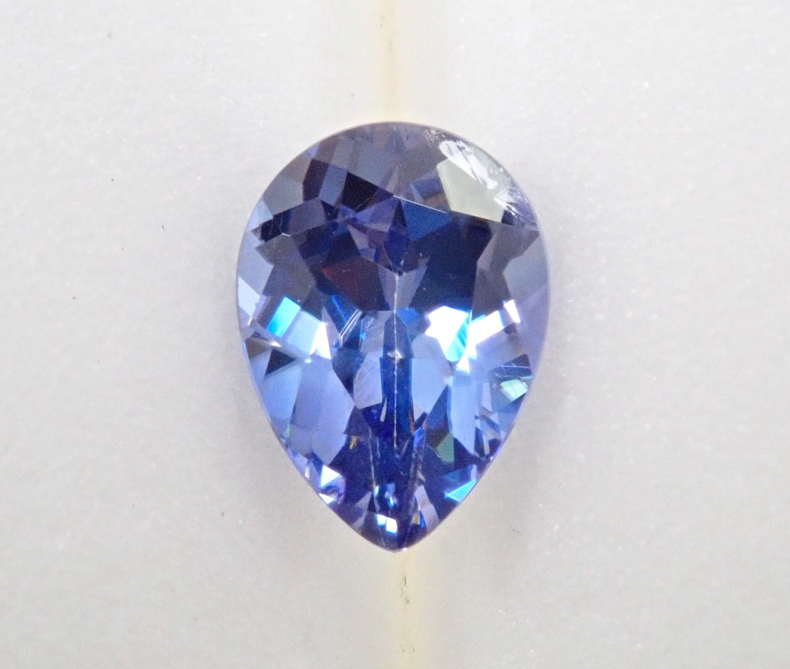 Benitoite 0.689ct loose《Mr. Yukio Shimizu, representative of Shimizu Precious Stones》 Patch included