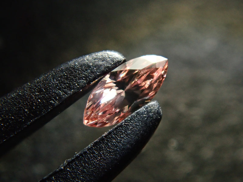 0.04ct F.INT.PINK,PS,GIA インテンスピンクダイヤモンド愛らしく美しい