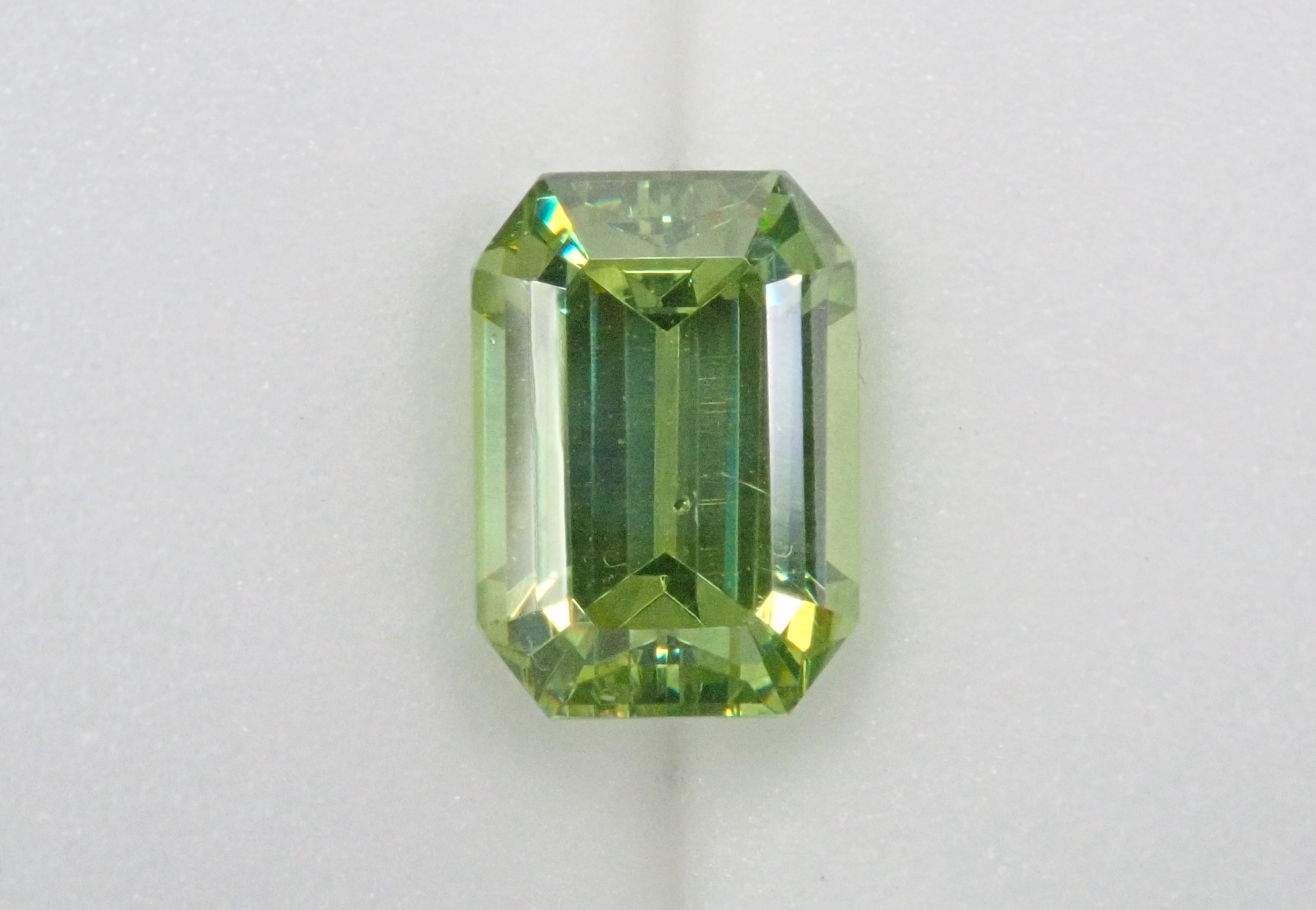 Bulgarian green sphalerite 1.830ct loose Japanese-German edition