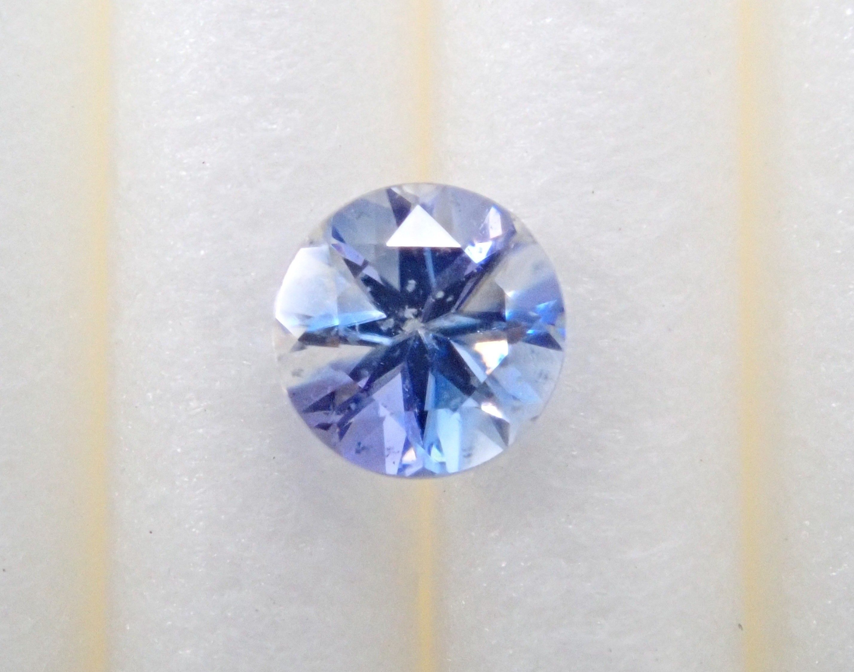 Bicolor Benitoite 3.2mm/0.22ct loose