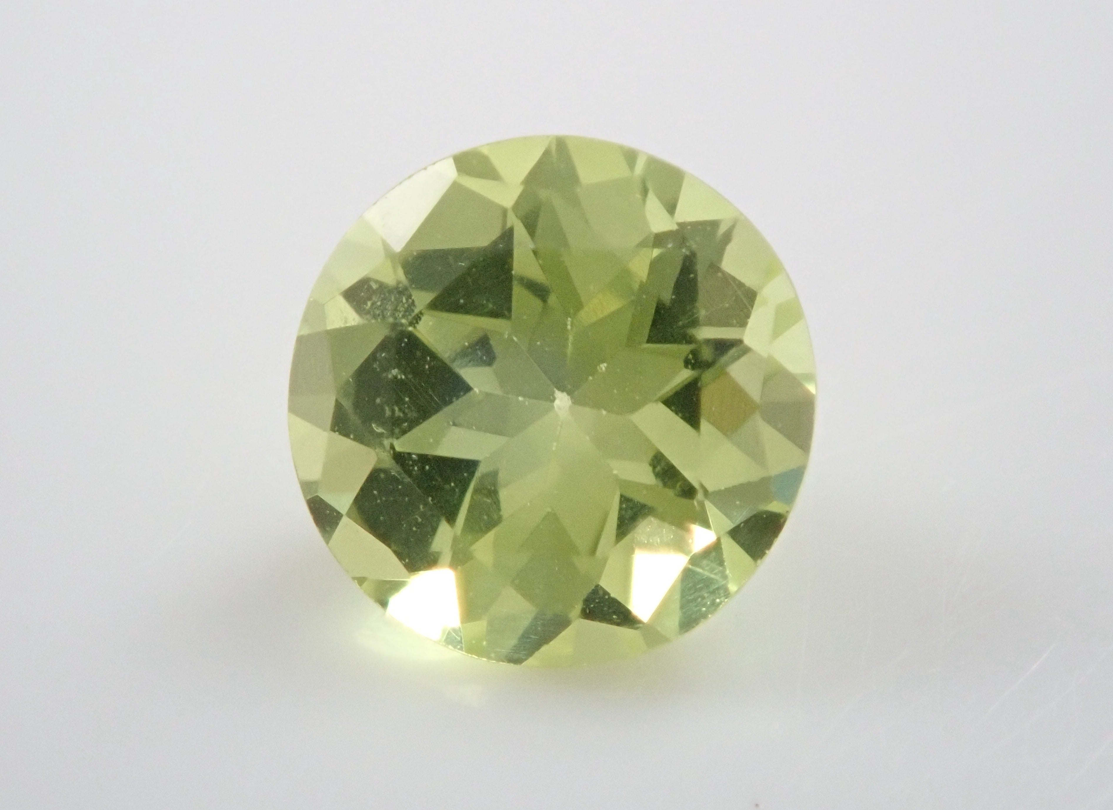 Parrot chrysoberyl 0.55ct loose