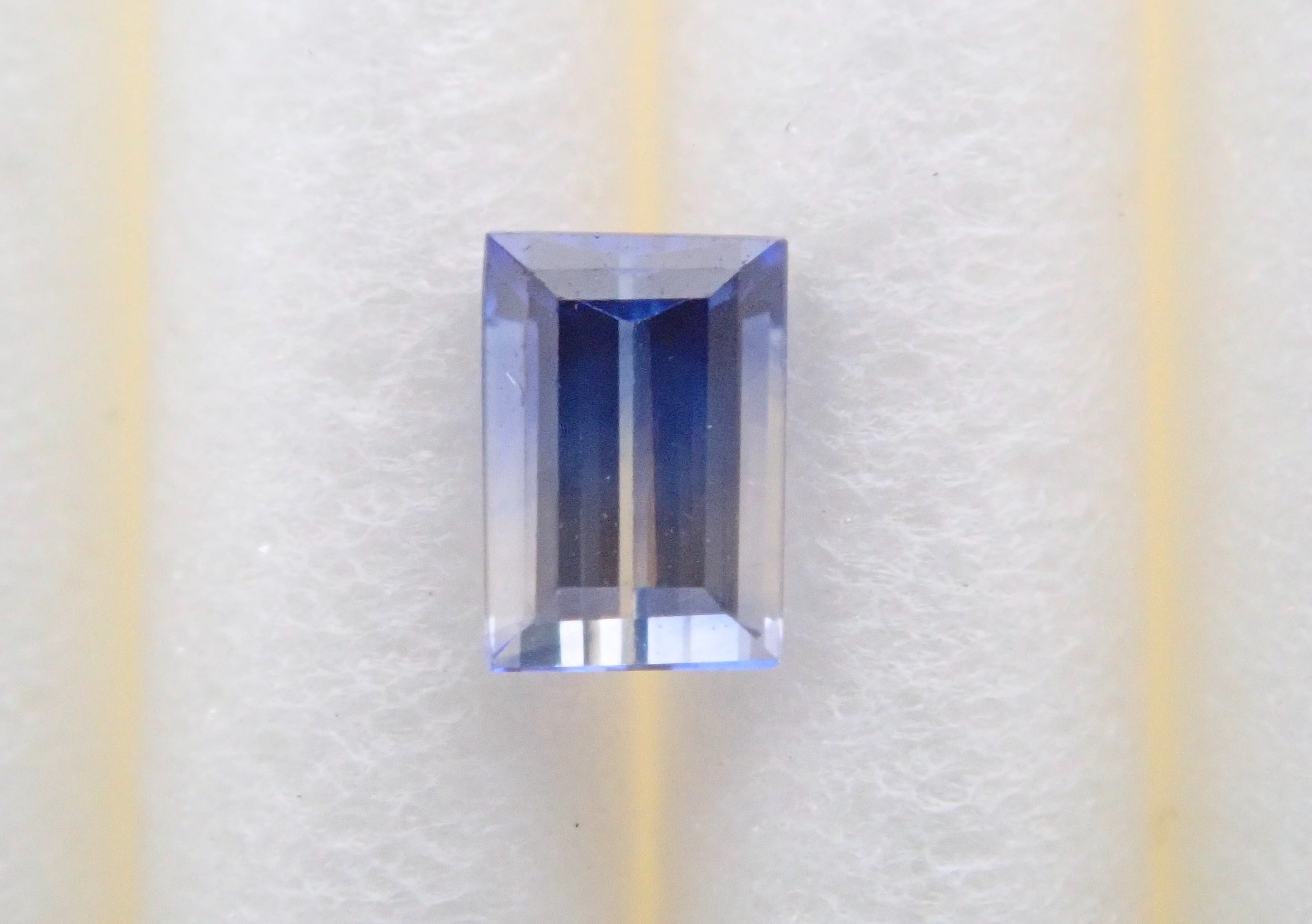 Bicolor sapphire 0.158ct loose