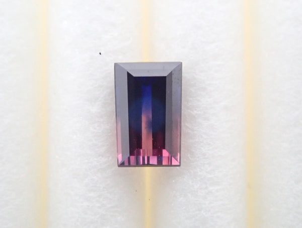 Bicolor sapphire 0.223ct loose
