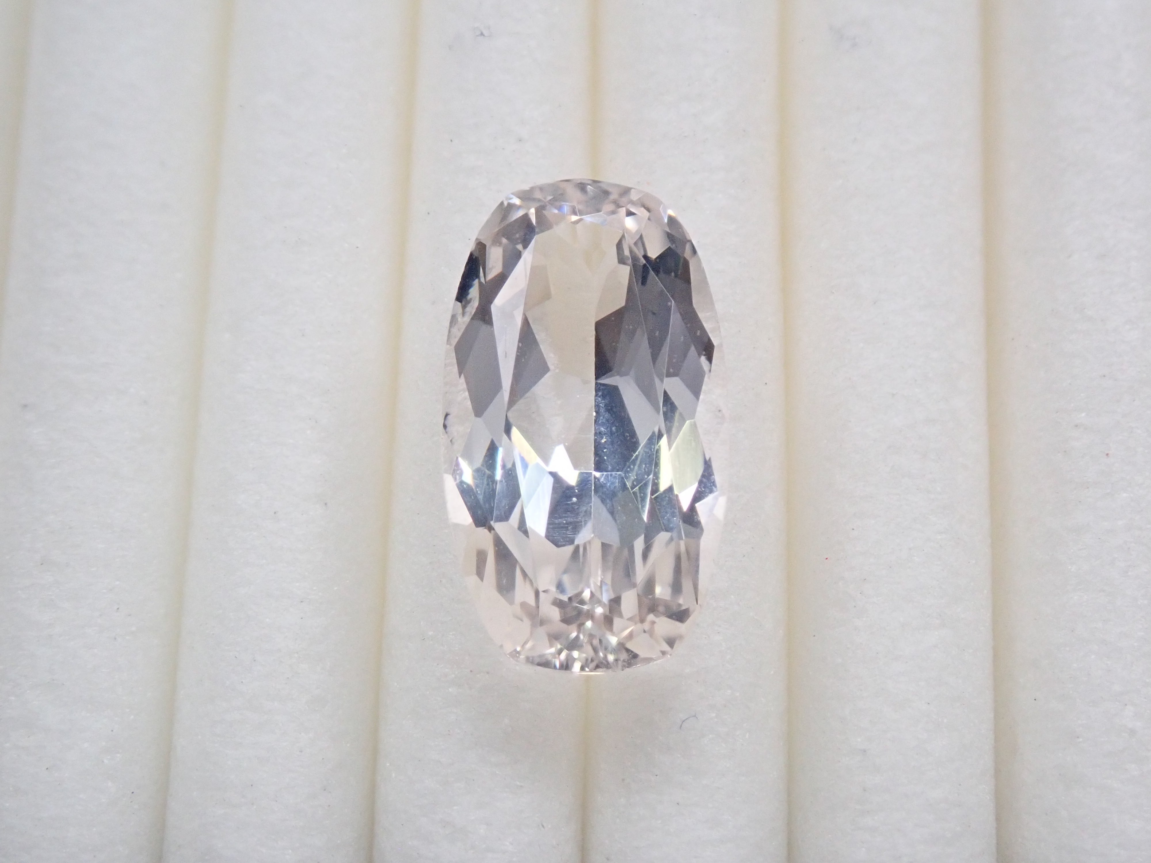 【12539378掲載】スリランカ産エンスタタイト 1.877ctルース