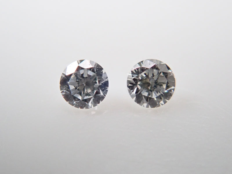 ダイヤモンド2石セット 1.5mm/0.030ctルース（SIクラス相当,ブルー&イエロー蛍光）