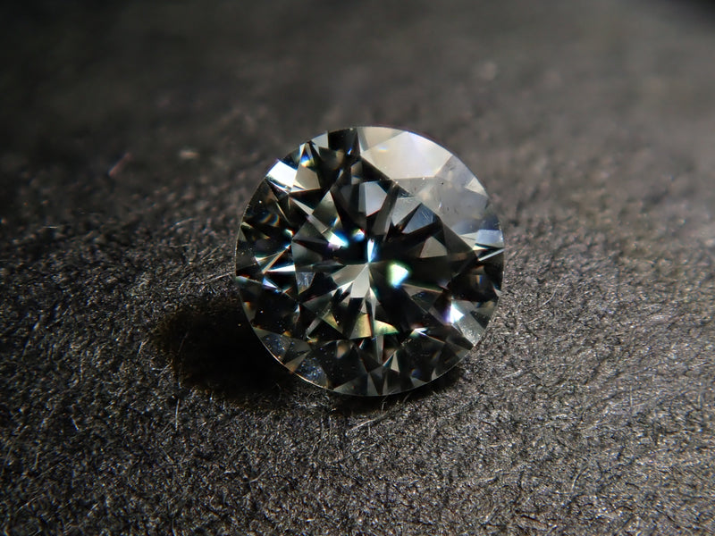 カメレオンダイヤモンド（グリーンダイヤモンド） 3.2mm/0.128ctルース(VERY LIGHT GRAY GREEN, VVS-2)