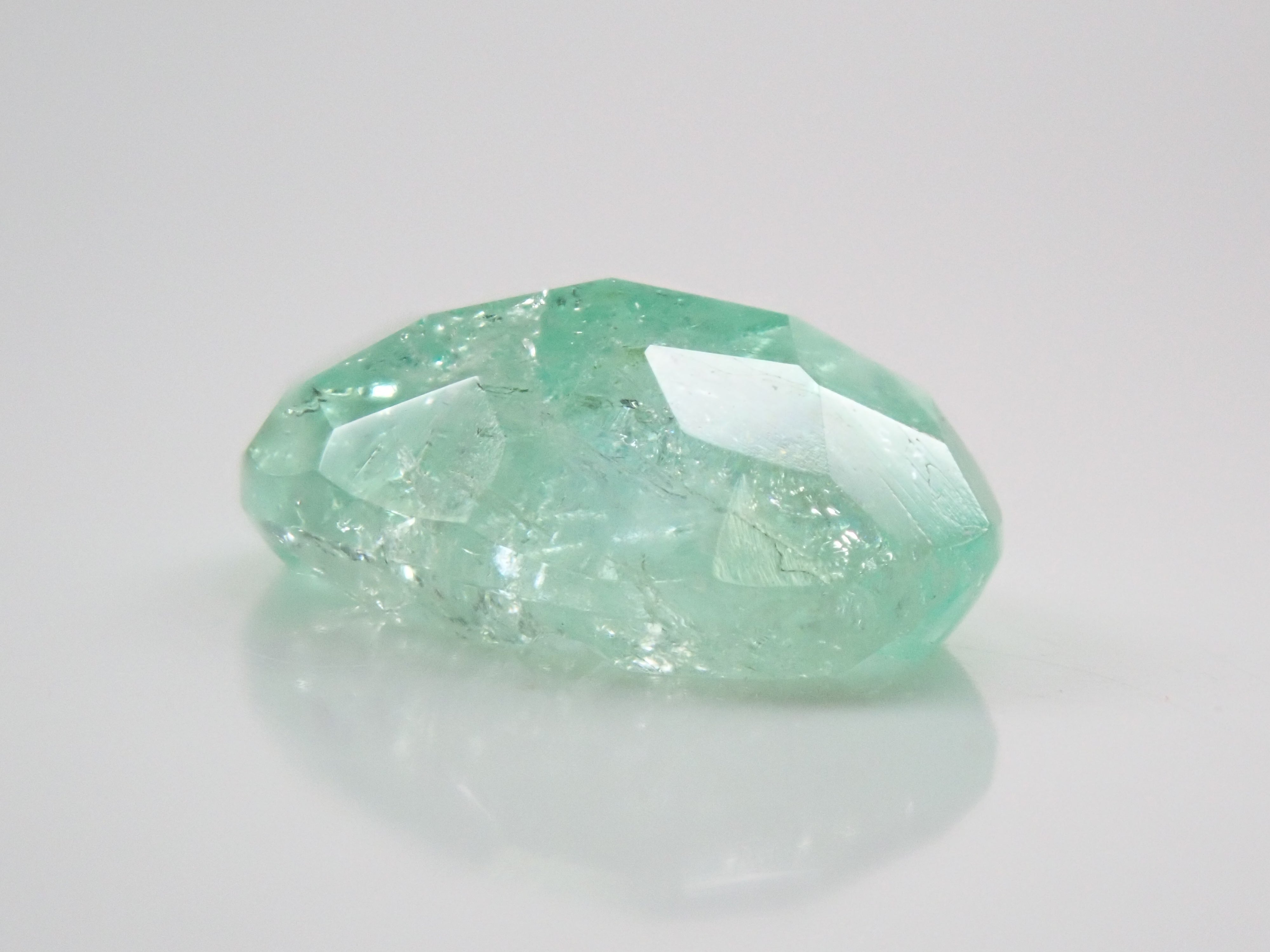 【甲州貴石切子】コロンビア産エメラルド 2.550ct《コラボ》ルース ワッペン付