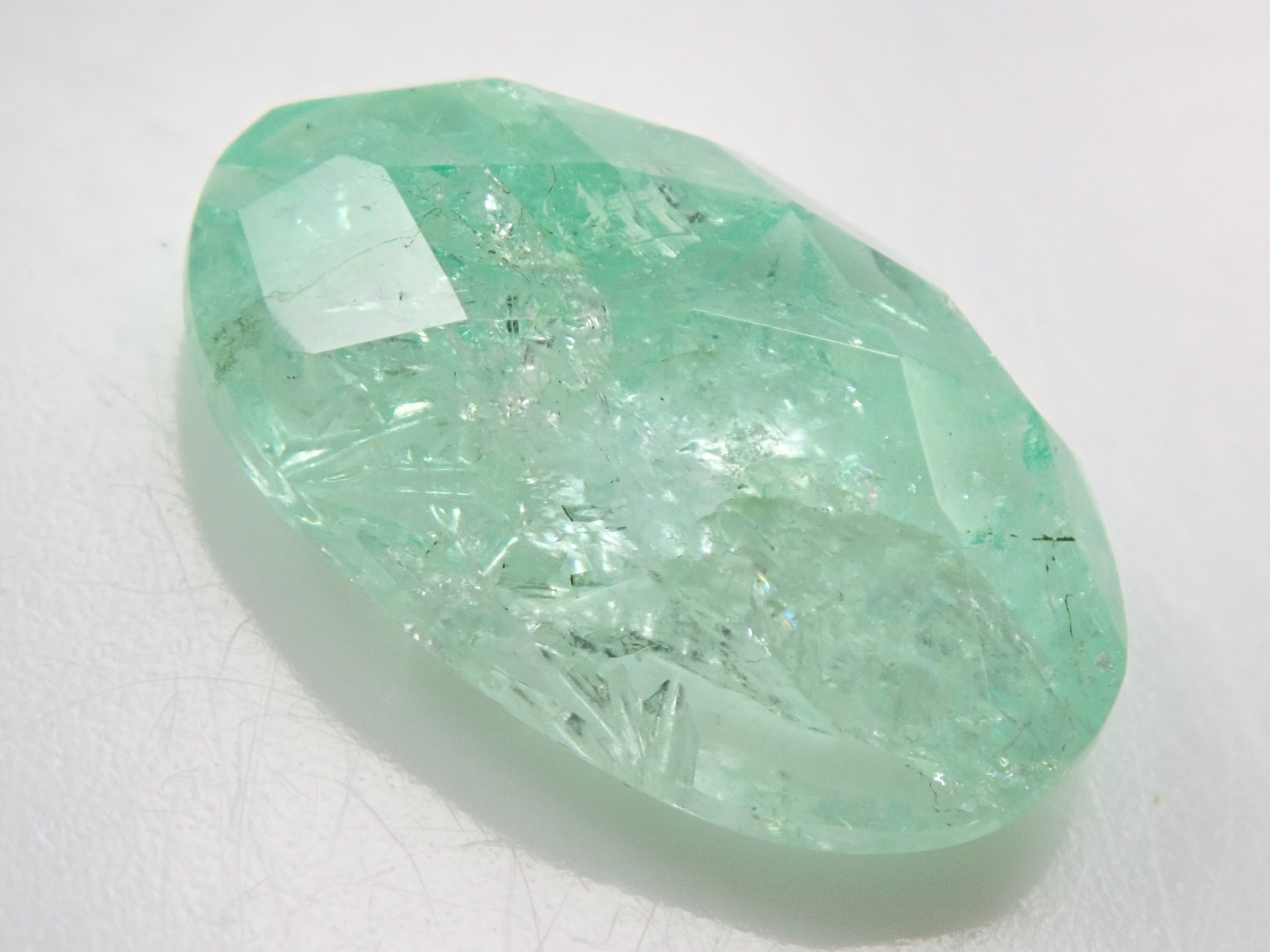 【甲州貴石切子】コロンビア産エメラルド 2.550ct《コラボ》ルース ワッペン付