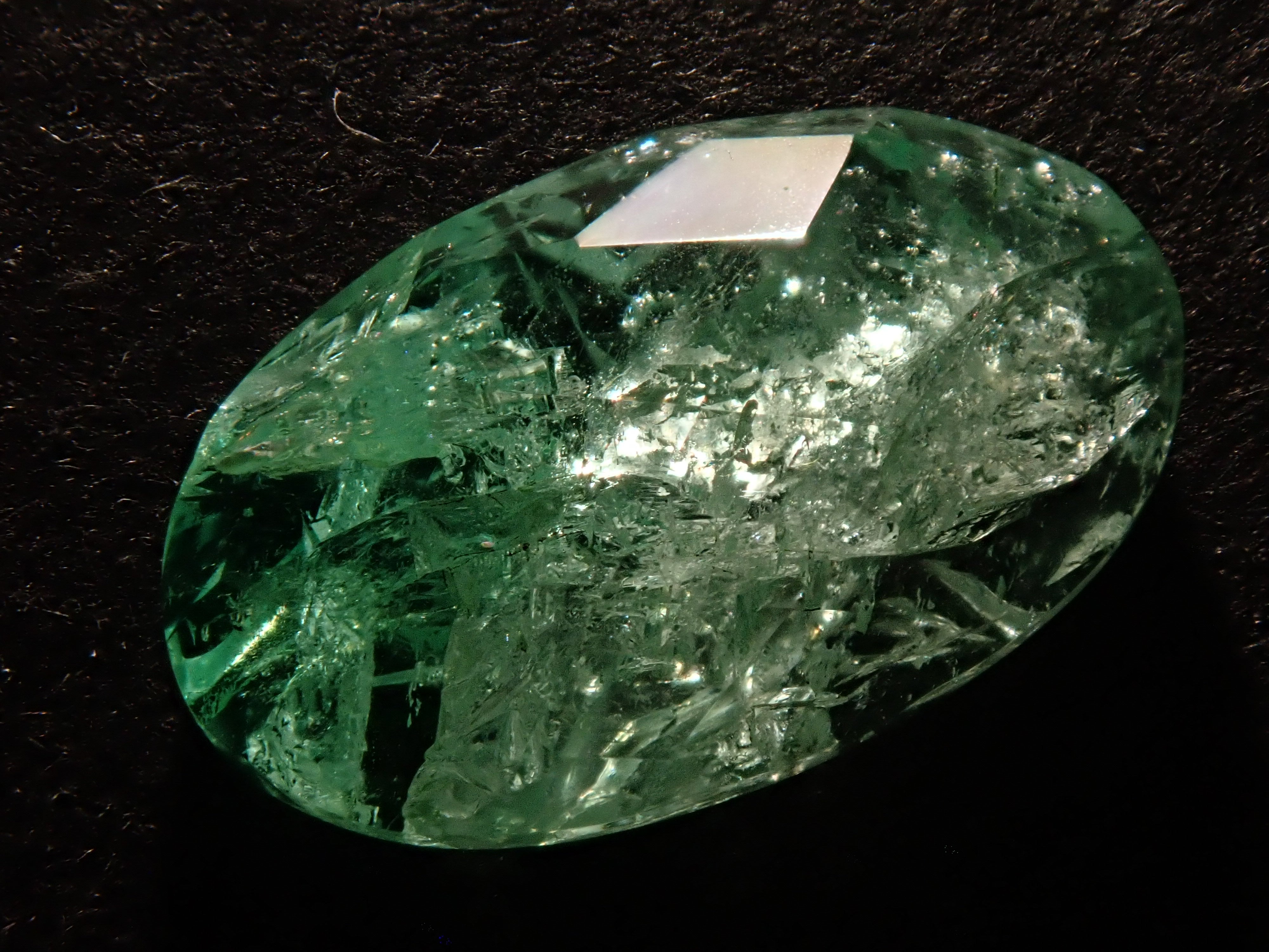 【甲州貴石切子】コロンビア産エメラルド 2.550ct《コラボ》ルース ワッペン付