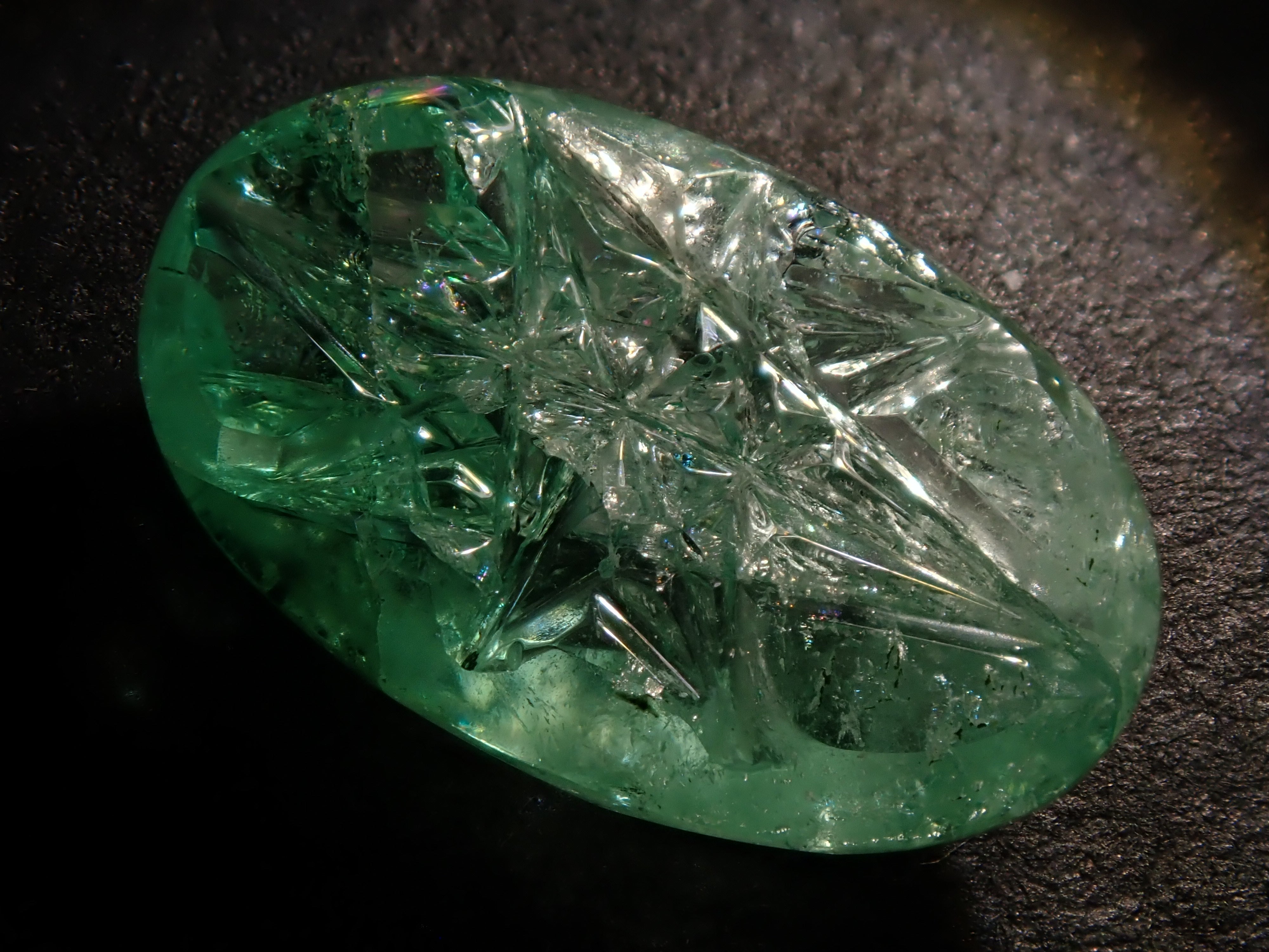 【甲州貴石切子】コロンビア産エメラルド 2.550ct《コラボ》ルース ワッペン付