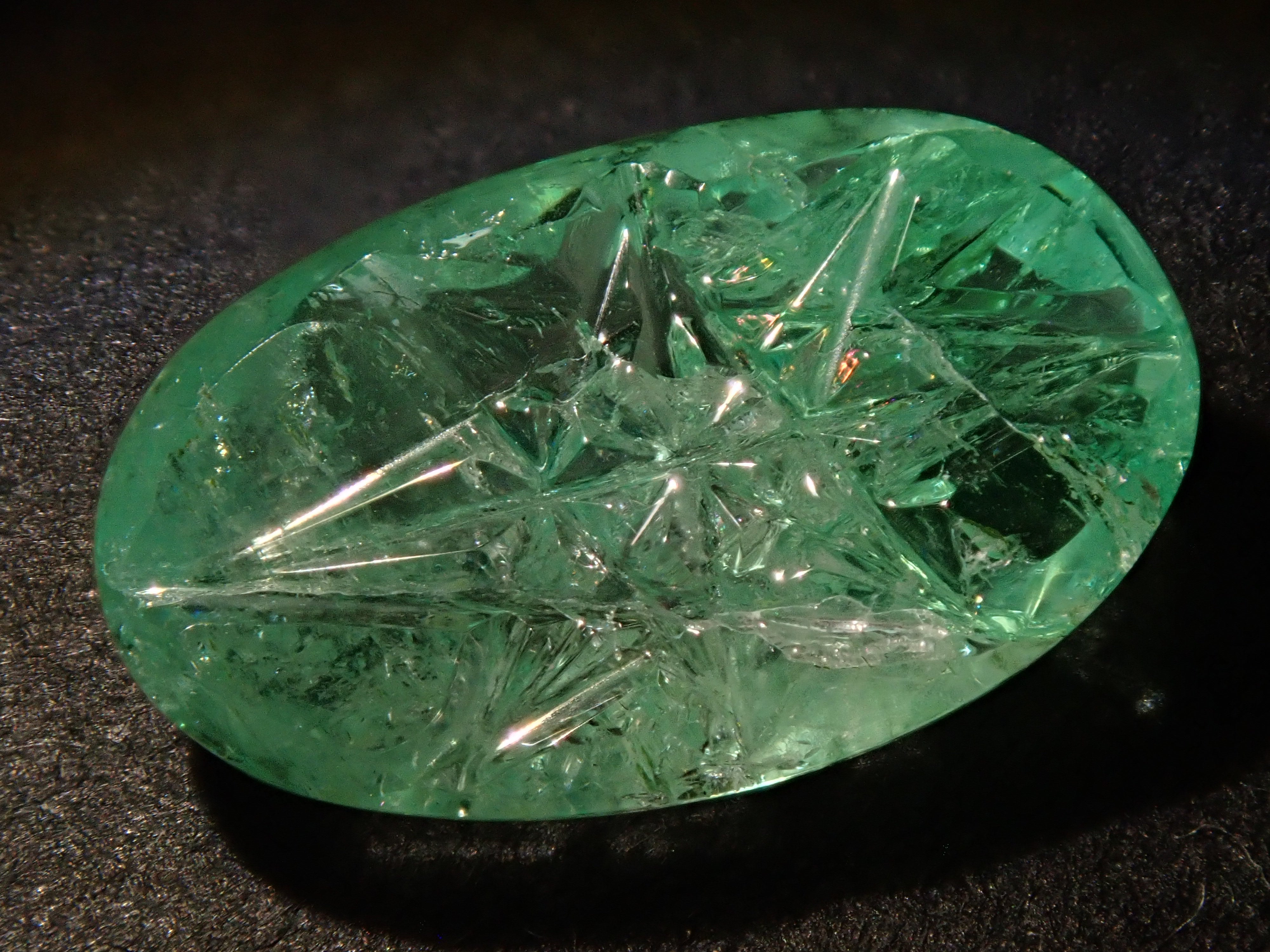 【甲州貴石切子】コロンビア産エメラルド 2.550ct《コラボ》ルース ワッペン付