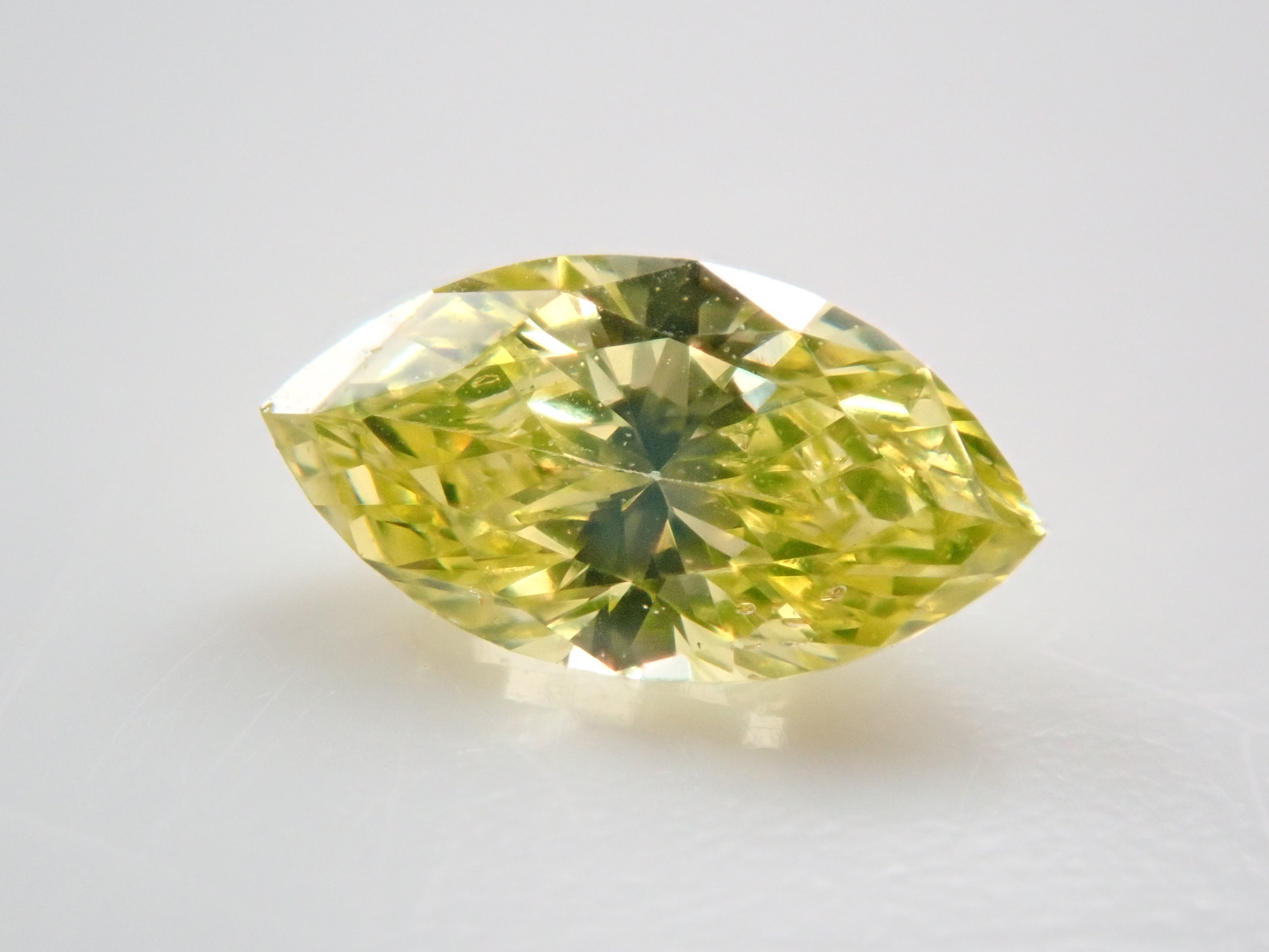 ファンシーインテンスグリニッシュイエローダイヤモンド（トリートメント） 0.191ctルース(FANCY INTENSE GREENISH YELLOW*, SI-1)