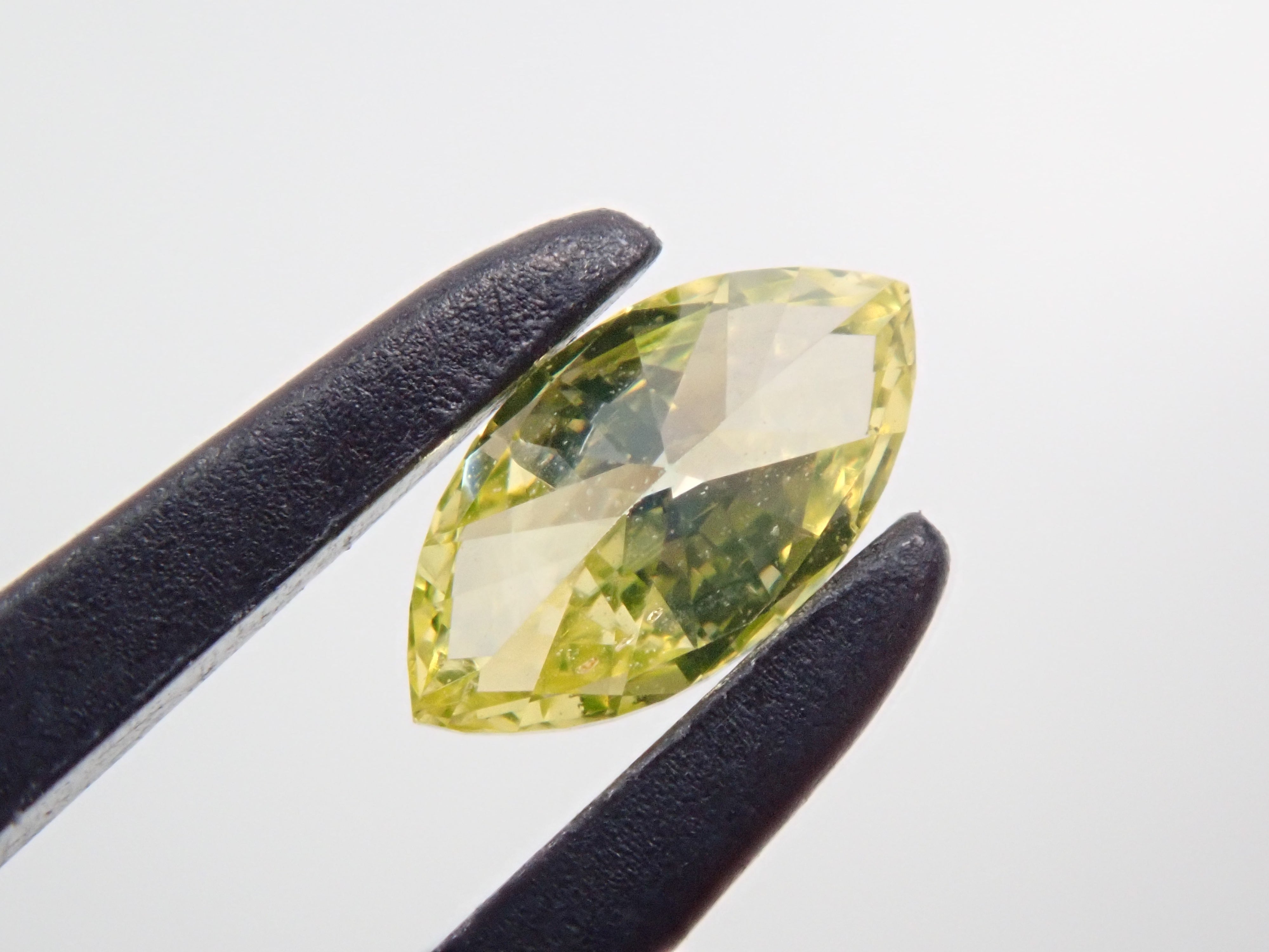 ファンシーインテンスグリニッシュイエローダイヤモンド（トリートメント） 0.191ctルース(FANCY INTENSE GREENISH YELLOW*, SI-1)