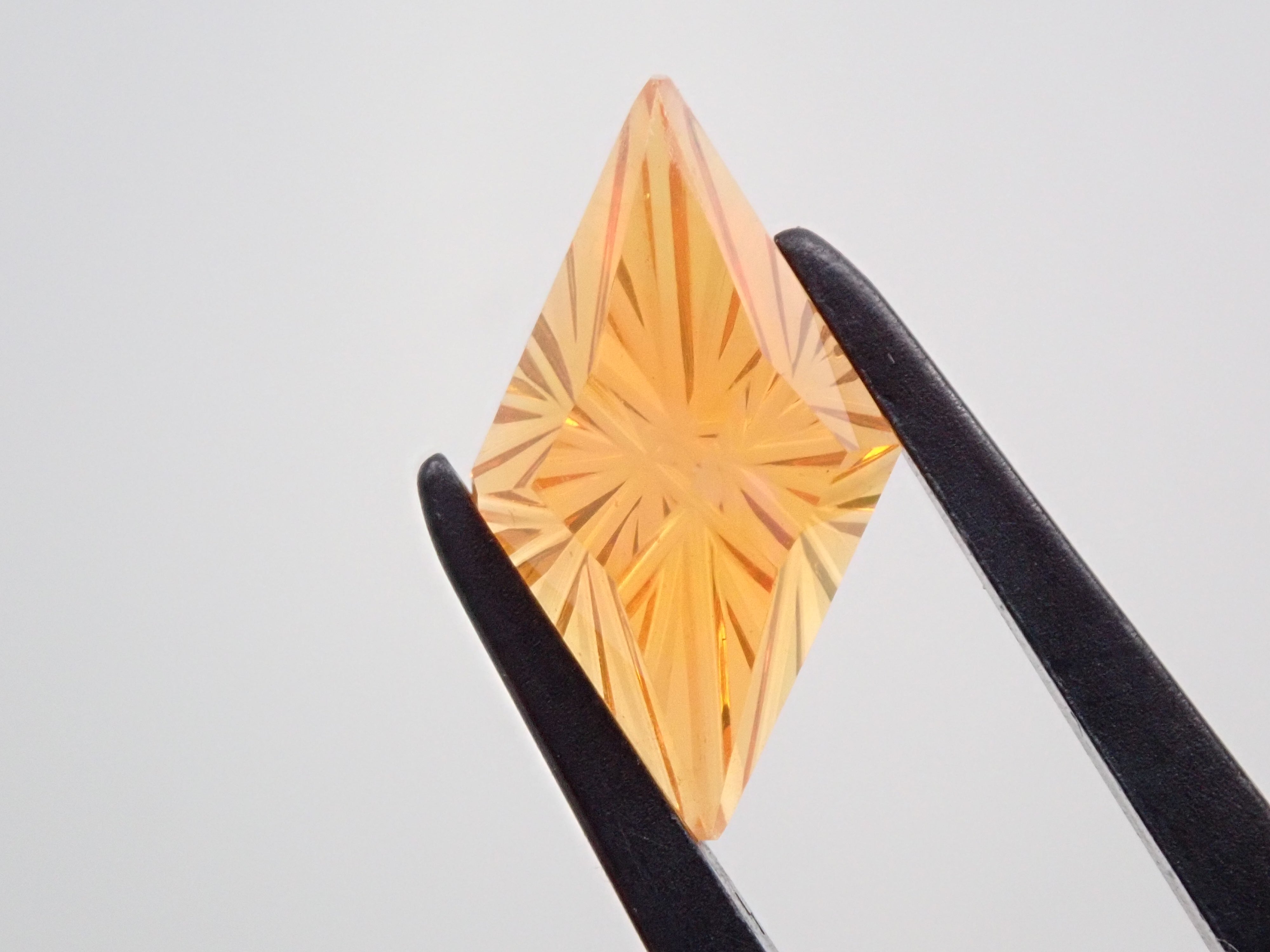 【甲州貴石切子】メキシコ産ファイアオパール 1.586ct《コラボ》ルース ワッペン付