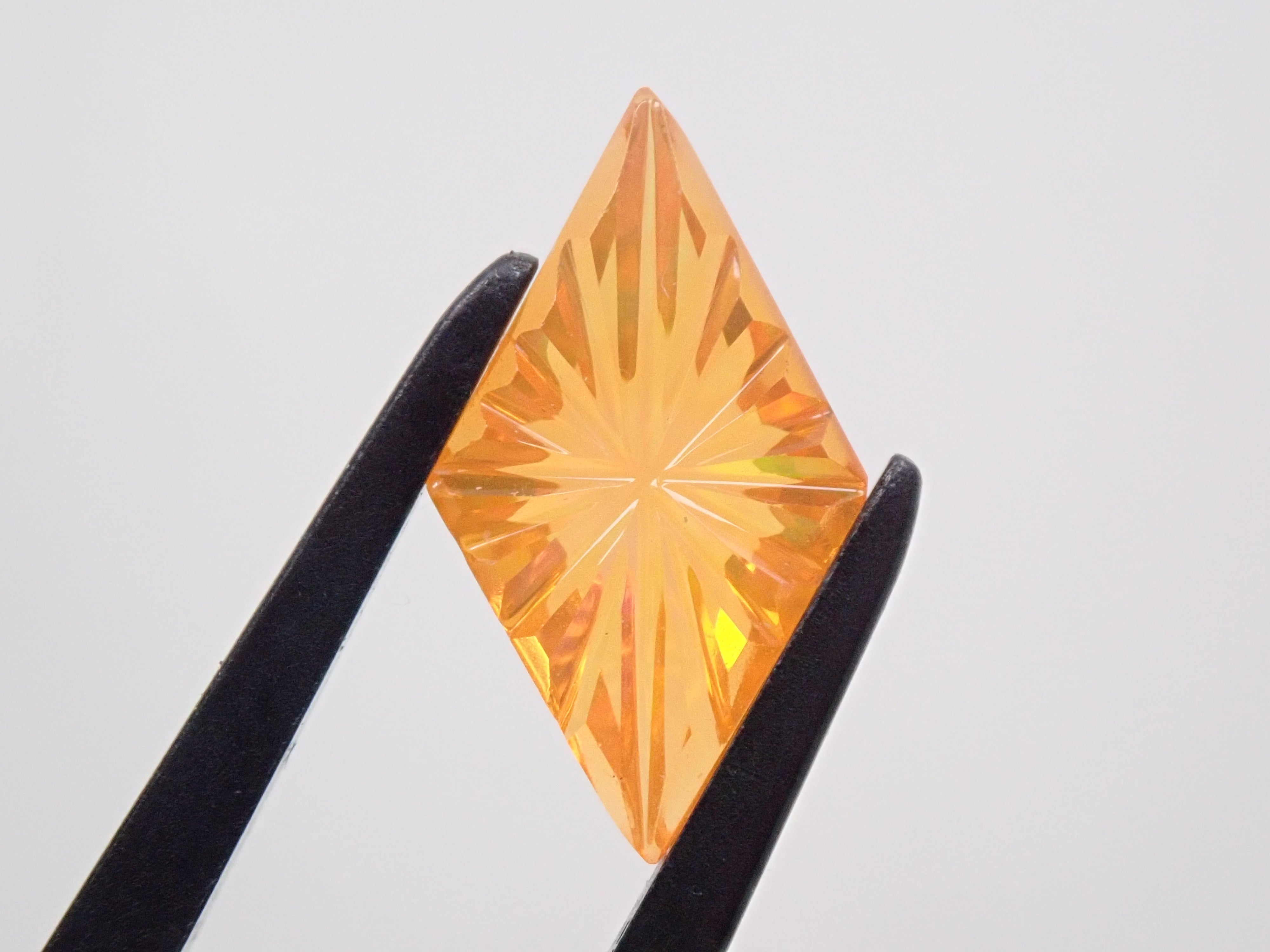 【甲州貴石切子】メキシコ産ファイアオパール 1.586ct《コラボ》ルース ワッペン付