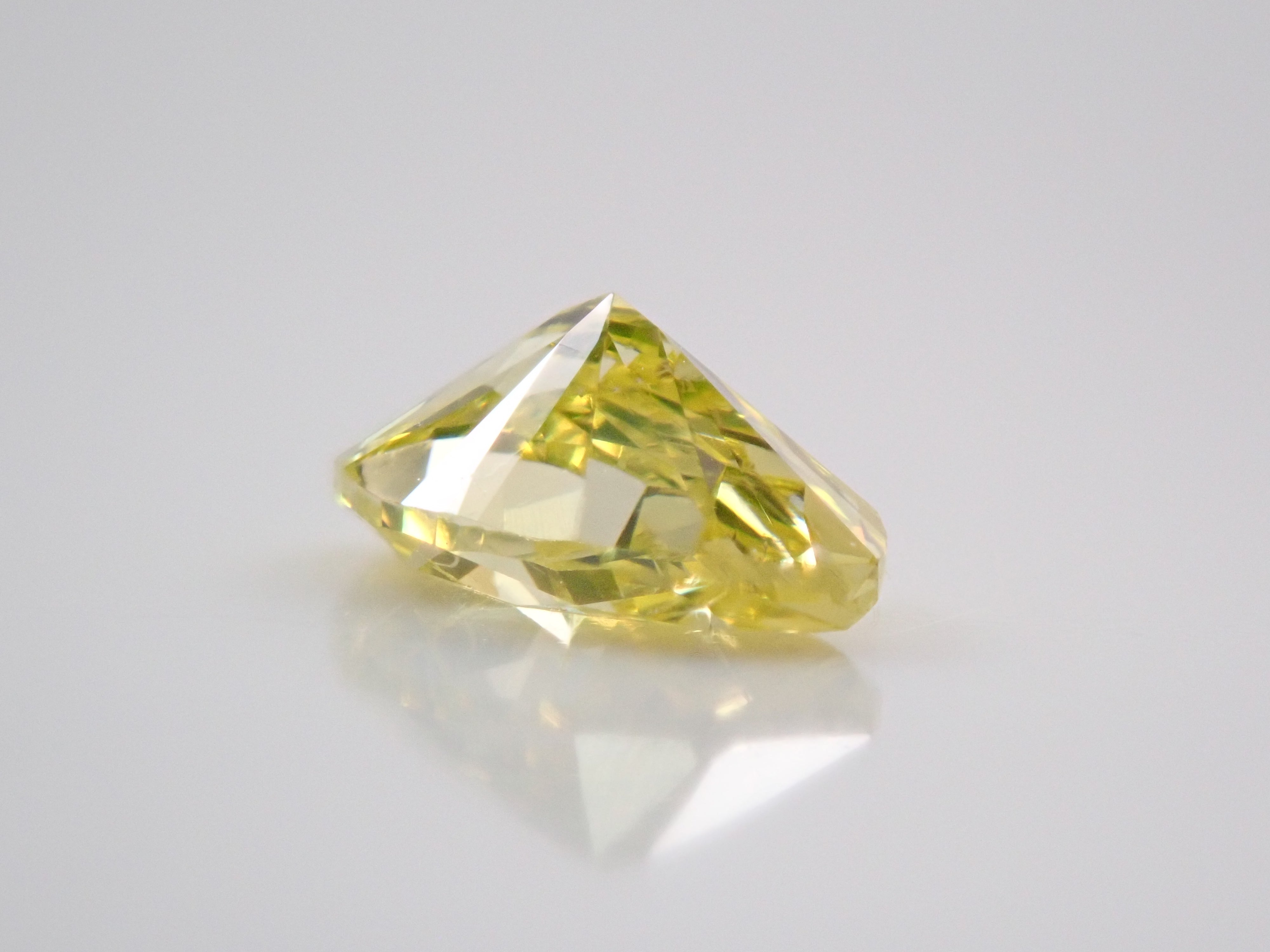 【32501403掲載】イエローダイヤモンド（トリートメント） 0.260ctルース(FANCY INTENSE GREENISH YELLOW*, SI-2)